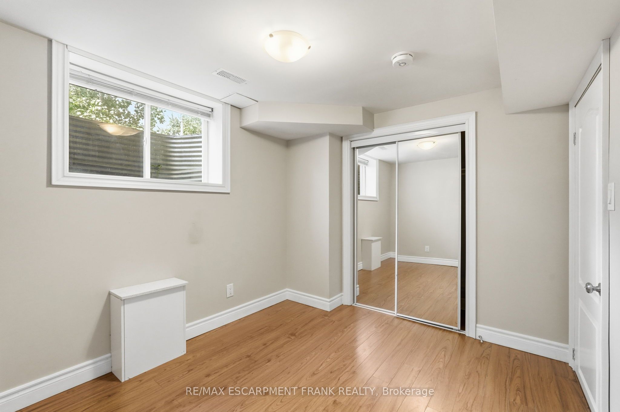 8 Emming Court Property Photo 43