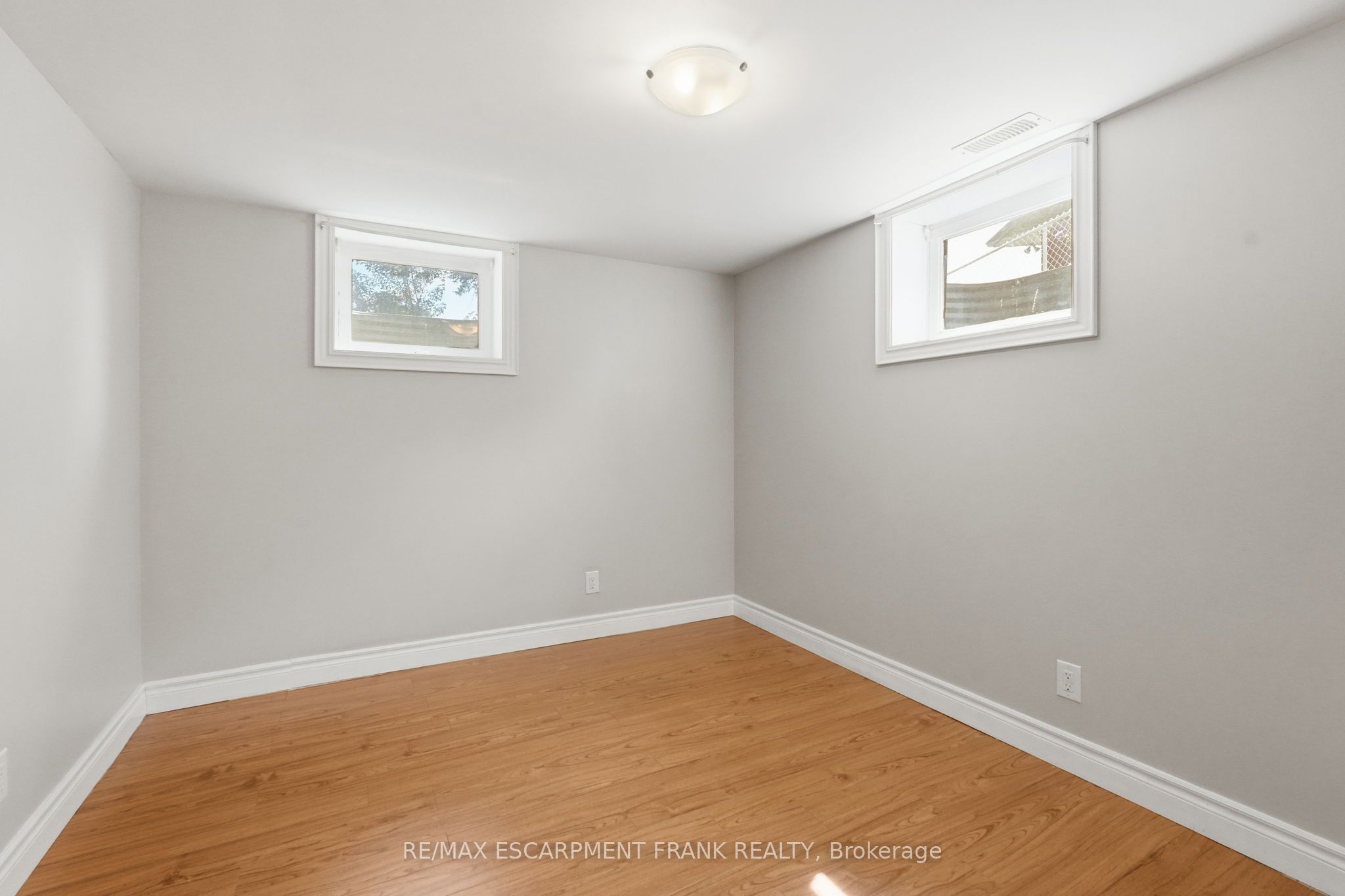 8 Emming Court Property Photo 46