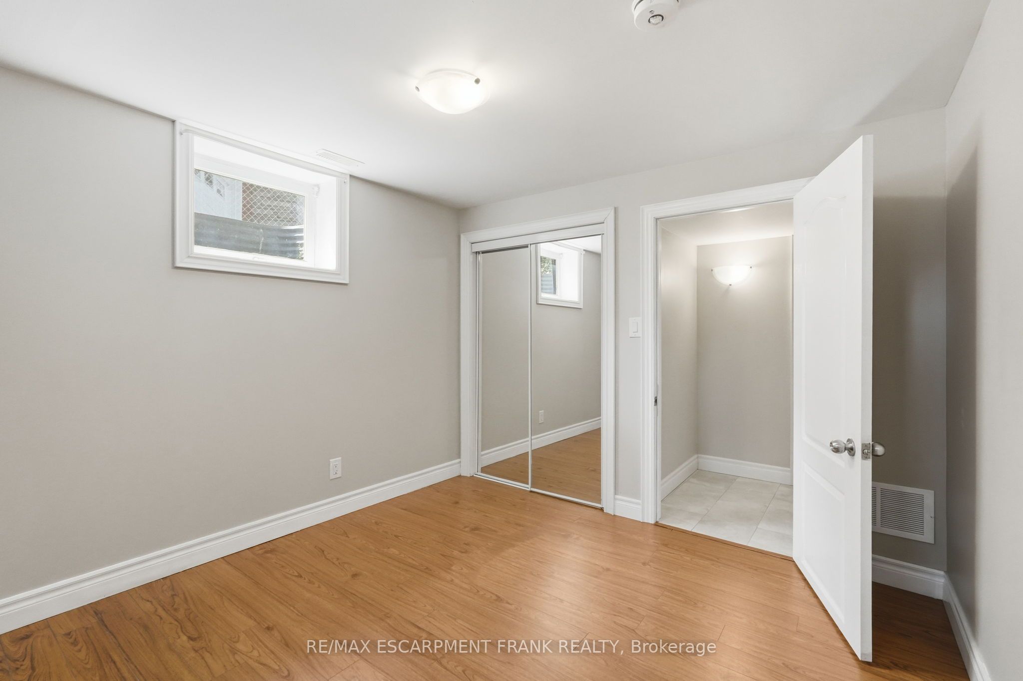 8 Emming Court Property Photo 47