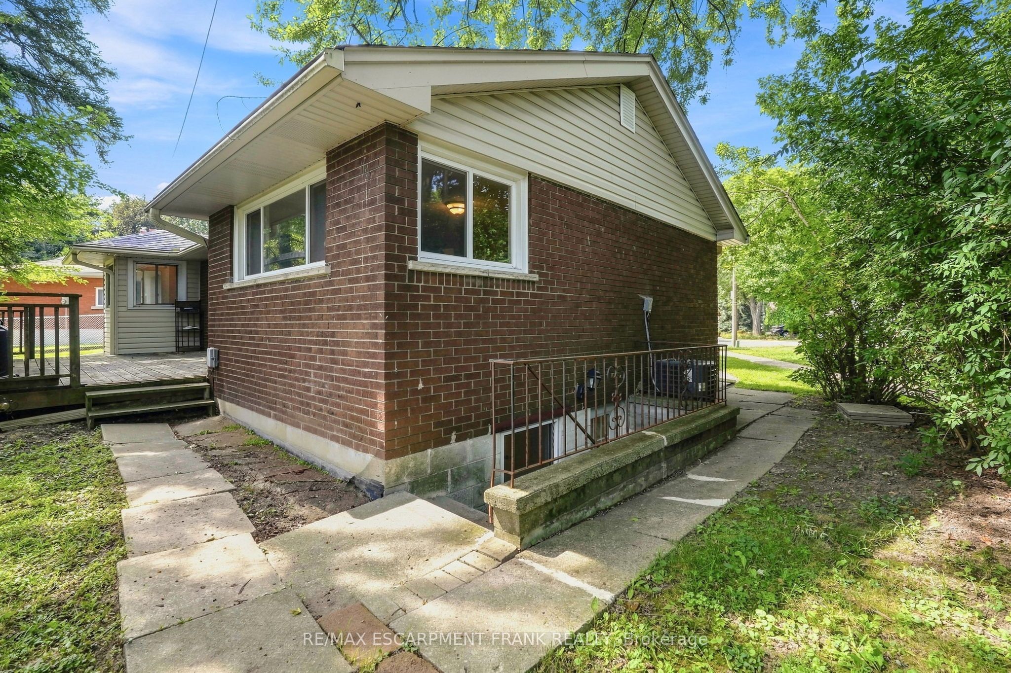 8 Emming Court Property Photo 48