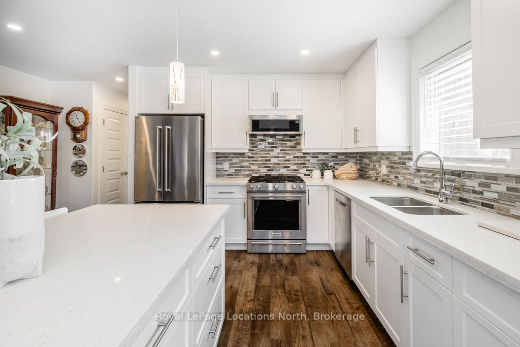 43 Napier Street W Property Photo 10