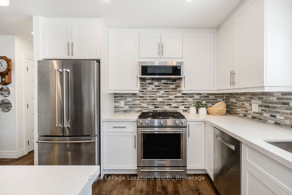43 Napier Street W Property Photo 11