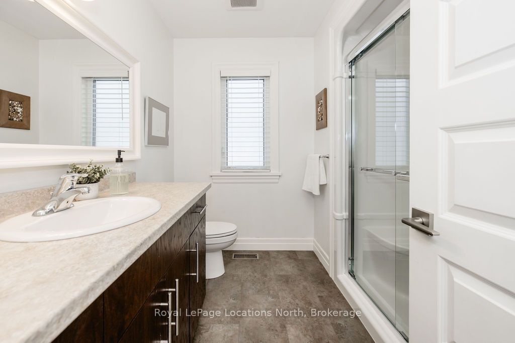 43 Napier Street W Property Photo 22