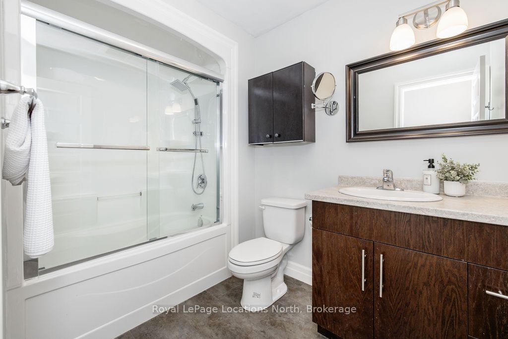 43 Napier Street W Property Photo 25