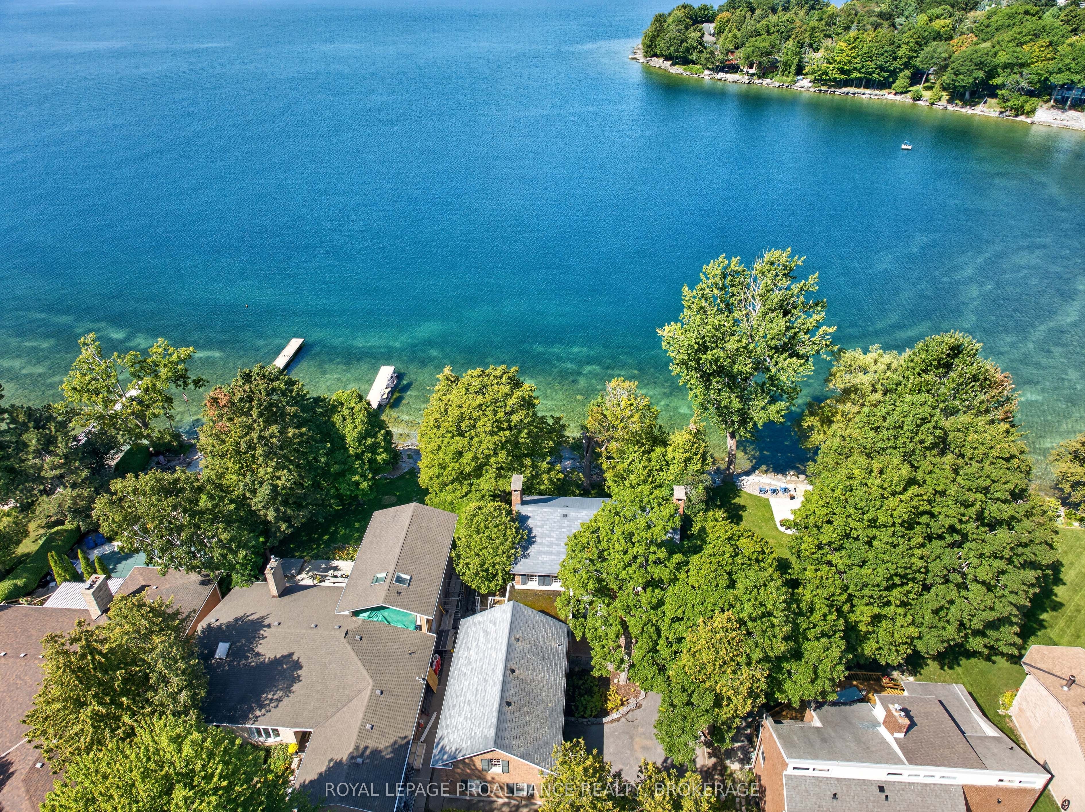 110 Lakeshore Boulevard Property Photo 3
