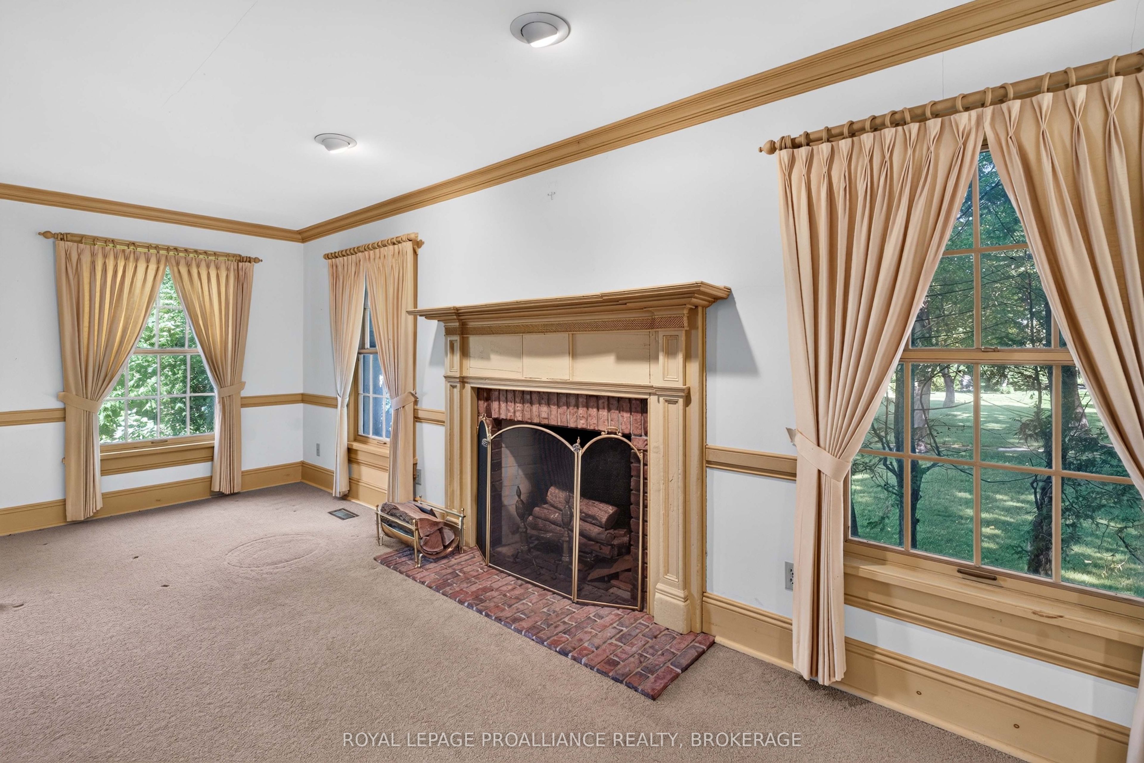 110 Lakeshore Boulevard Property Photo 7