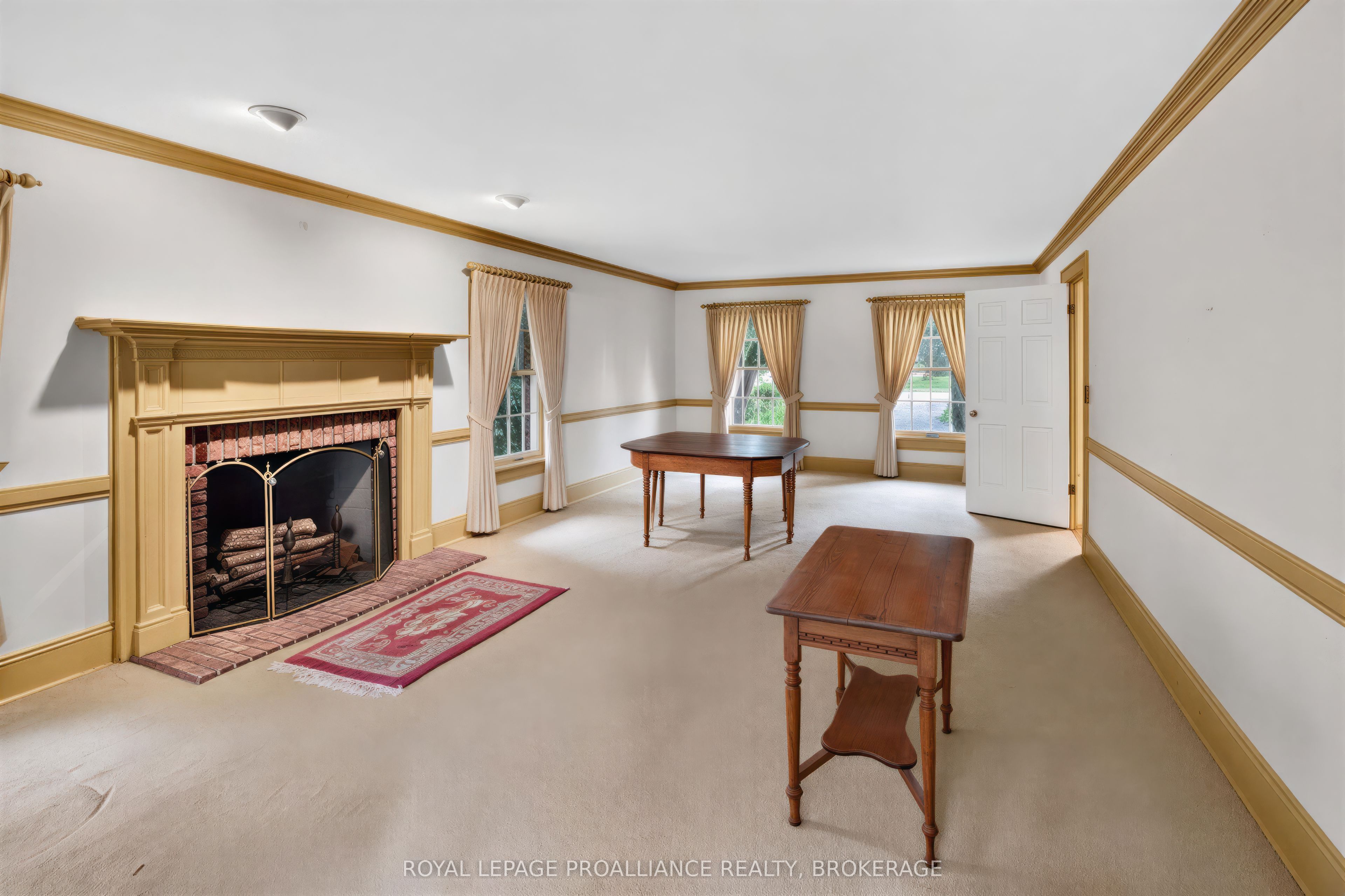 110 Lakeshore Boulevard Property Photo 10