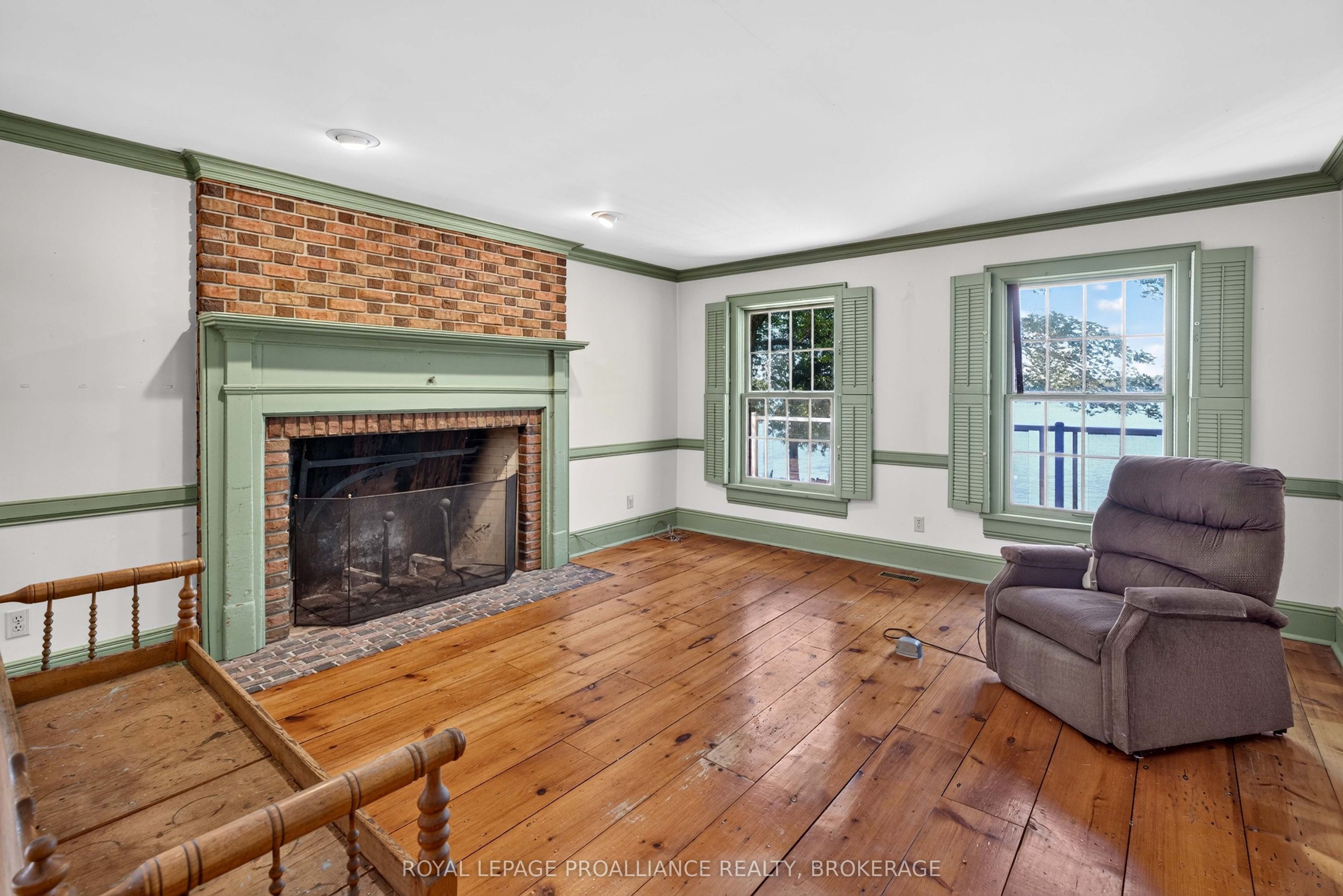 110 Lakeshore Boulevard Property Photo 13