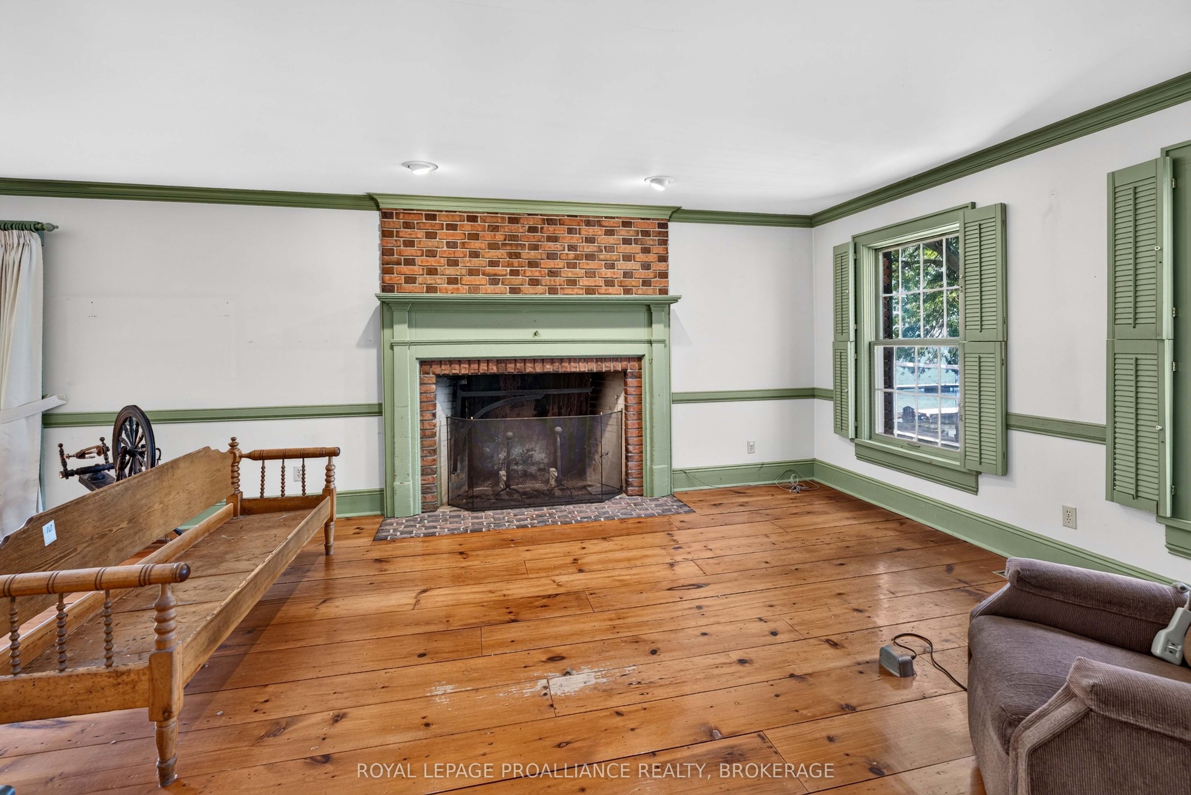 110 Lakeshore Boulevard Property Photo 14