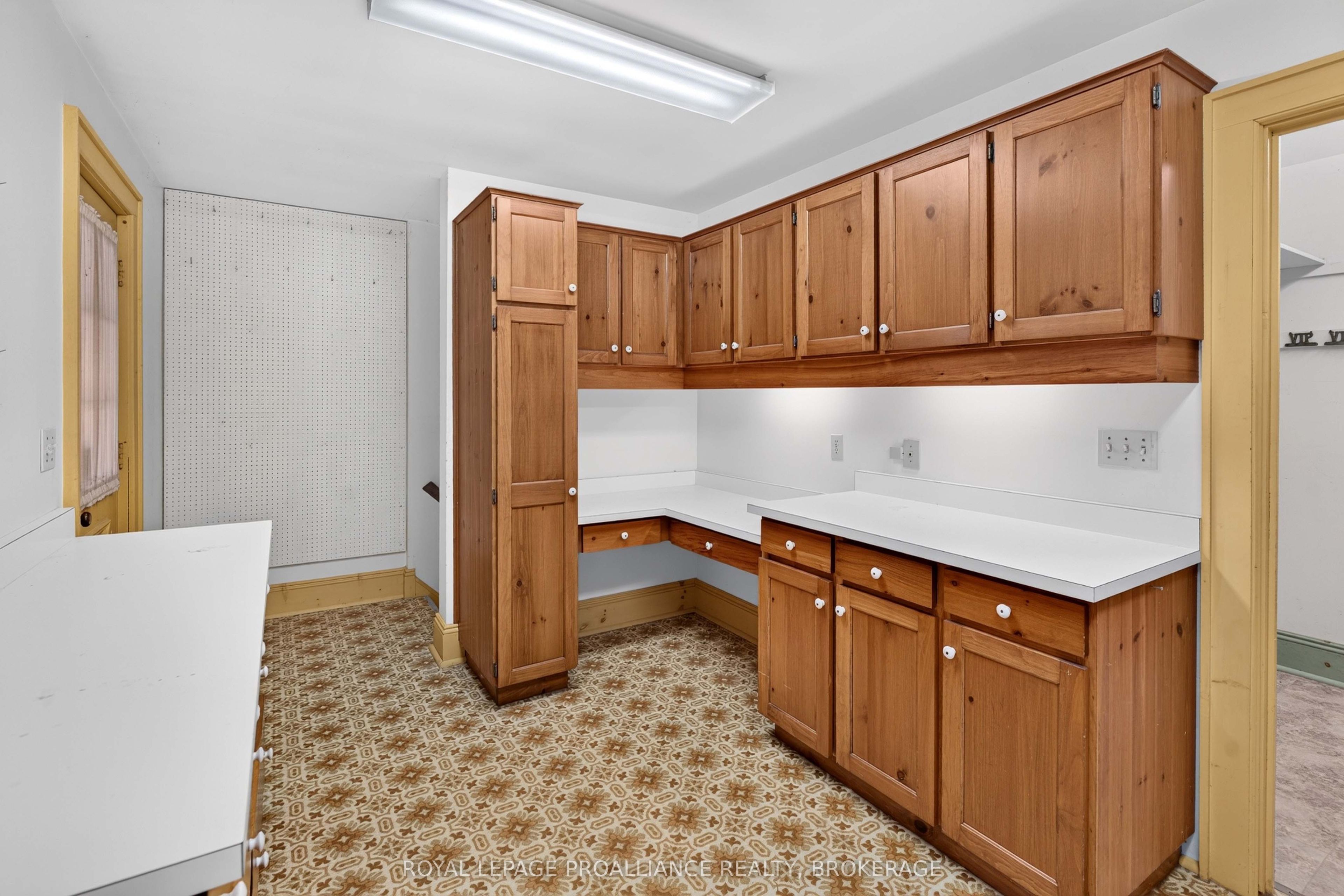 110 Lakeshore Boulevard Property Photo 21