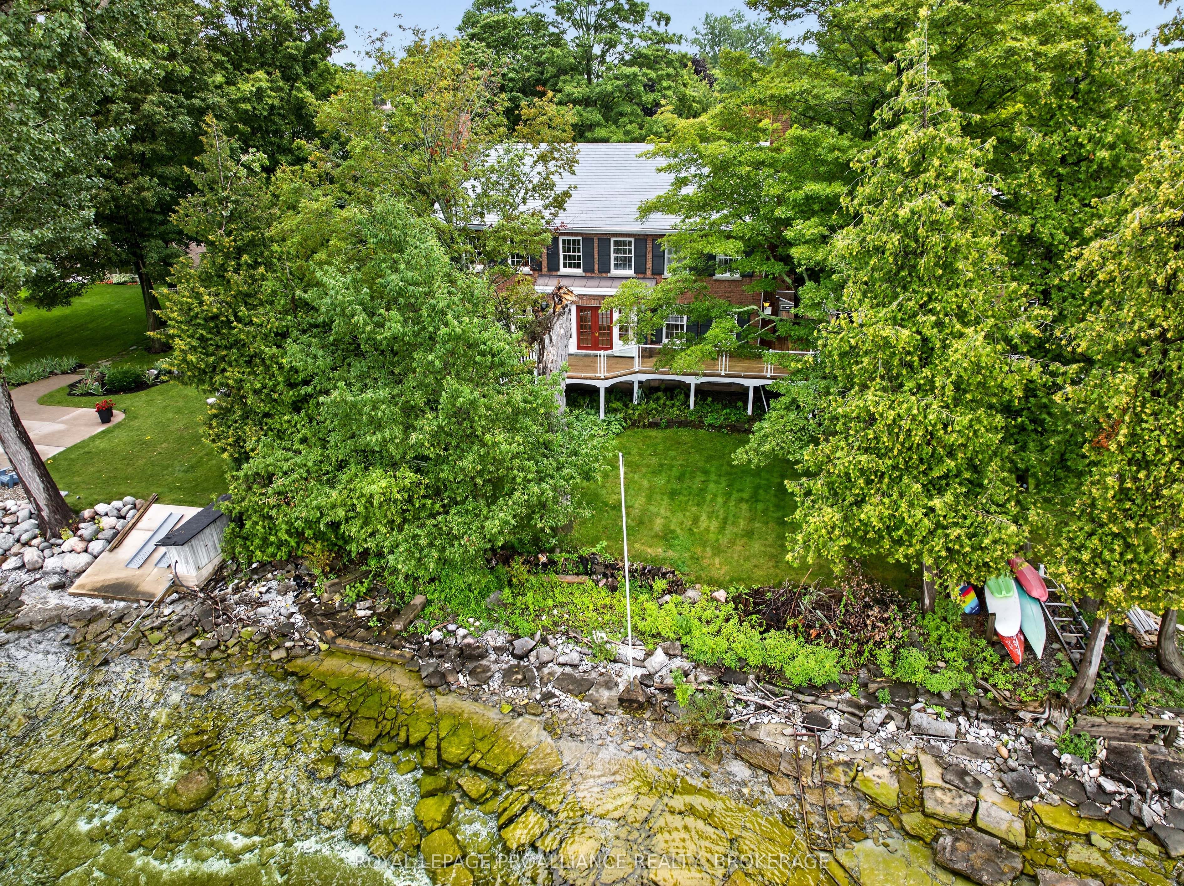 110 Lakeshore Boulevard Property Photo 38