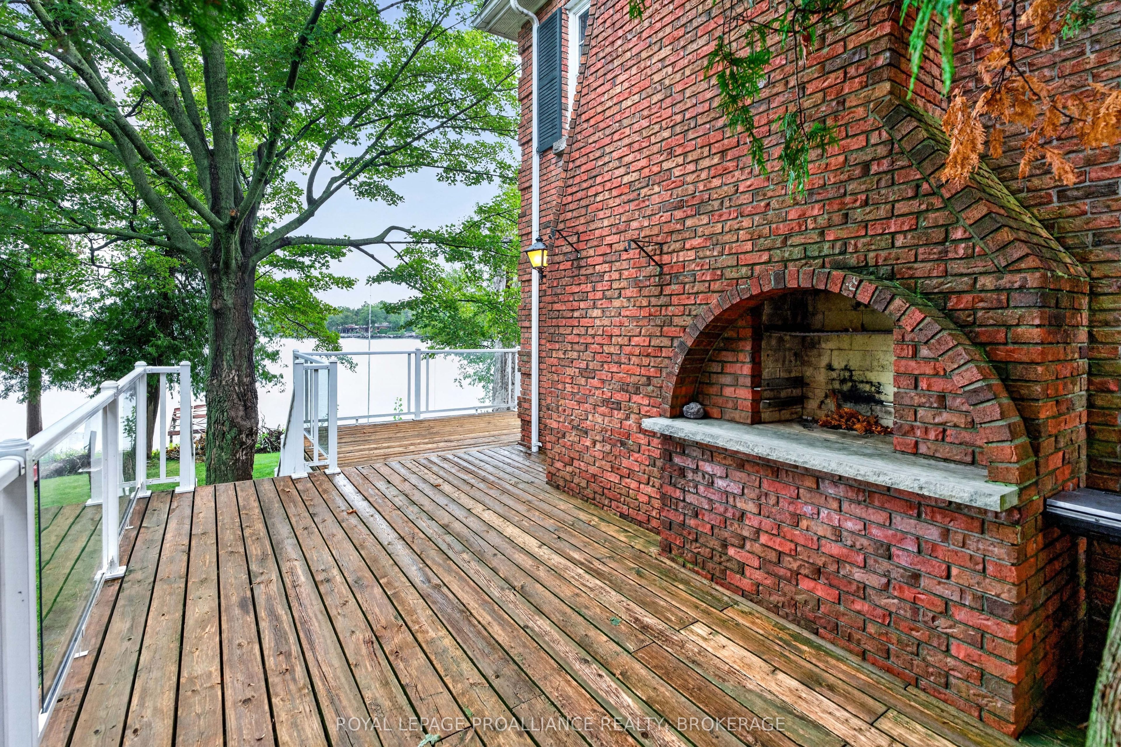 110 Lakeshore Boulevard Property Photo 42