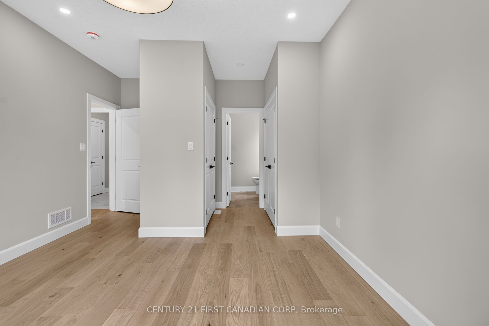 430 Head Street N 4 Property Photo 21