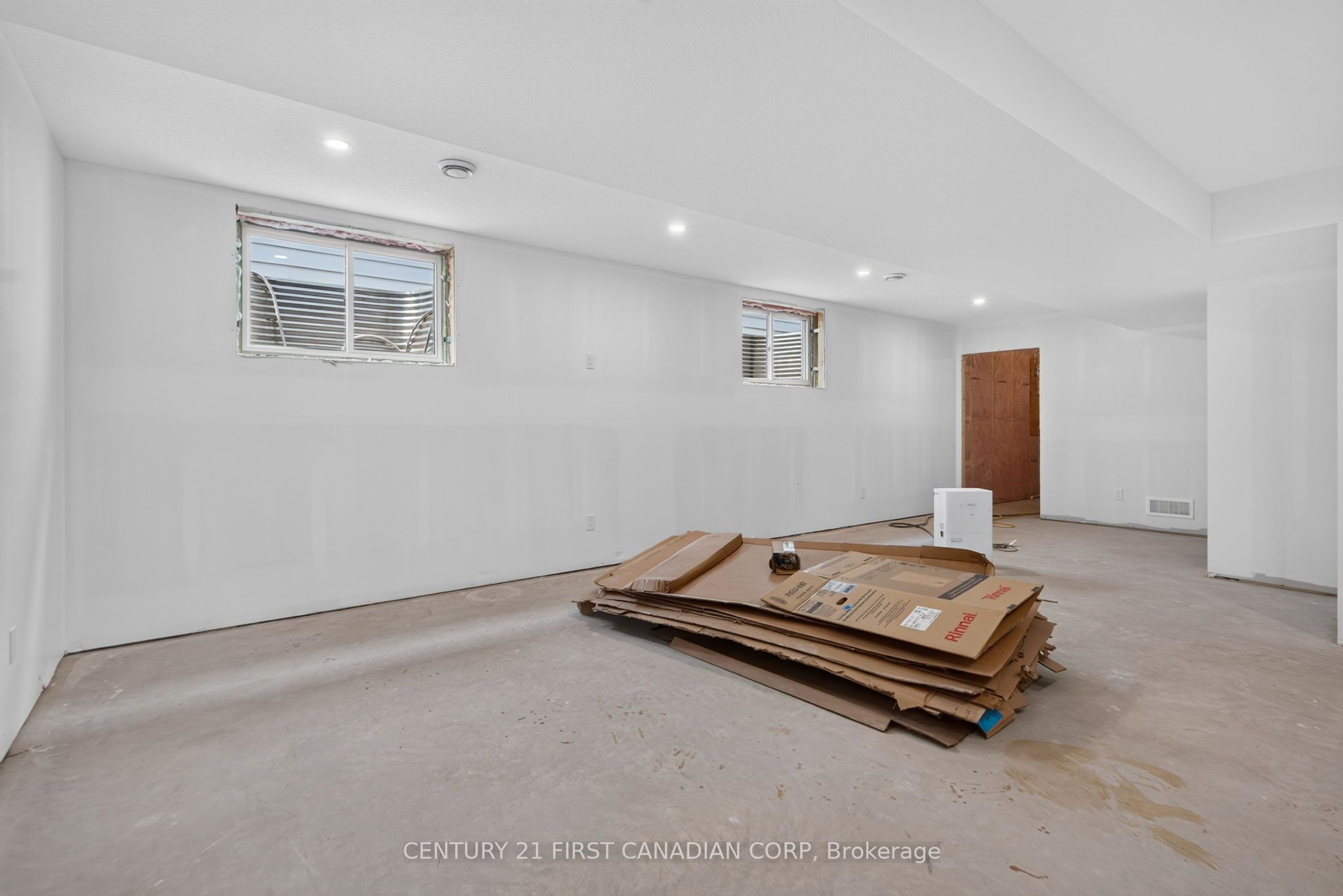 430 Head Street N 4 Property Photo 26