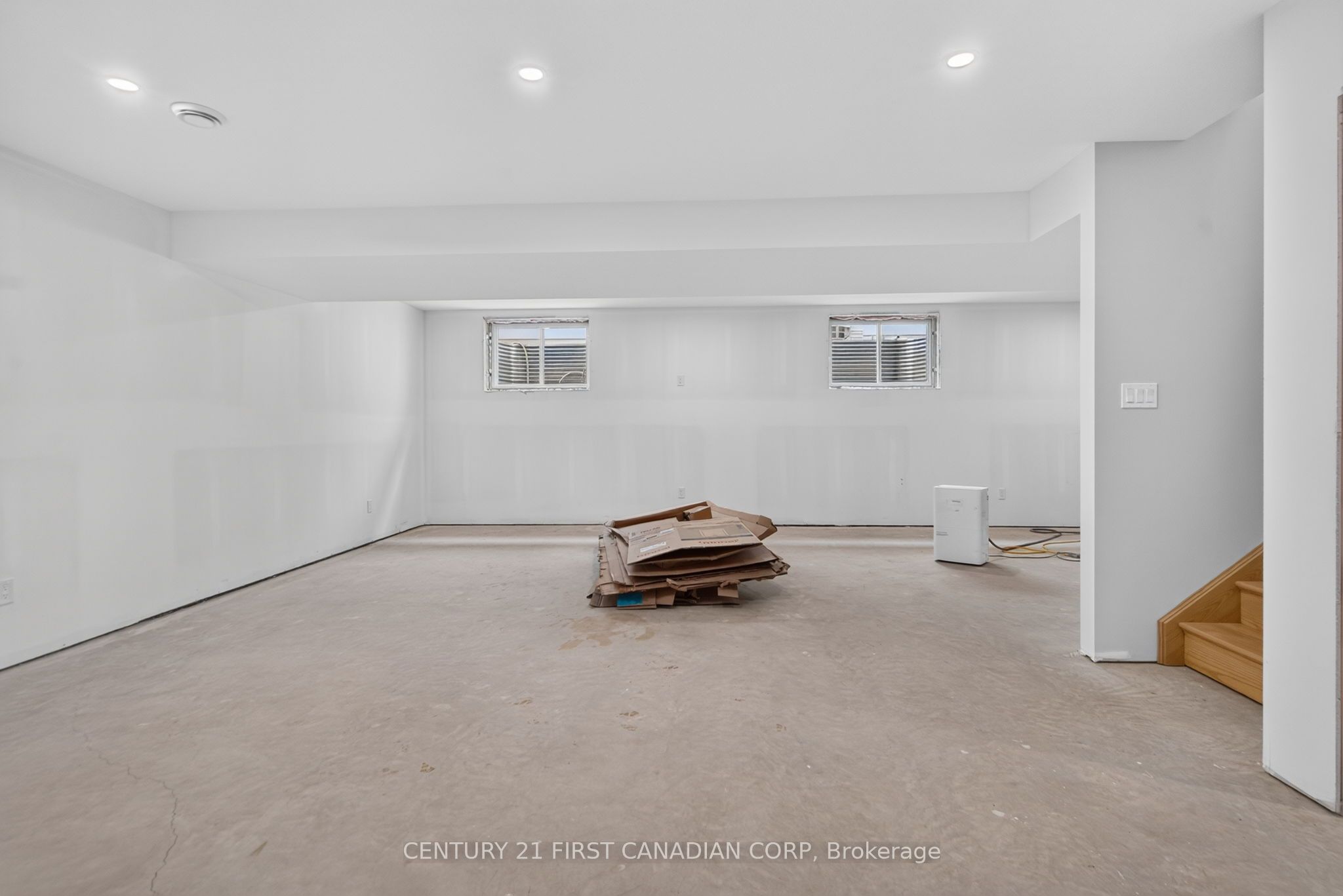 430 Head Street N 4 Property Photo 31