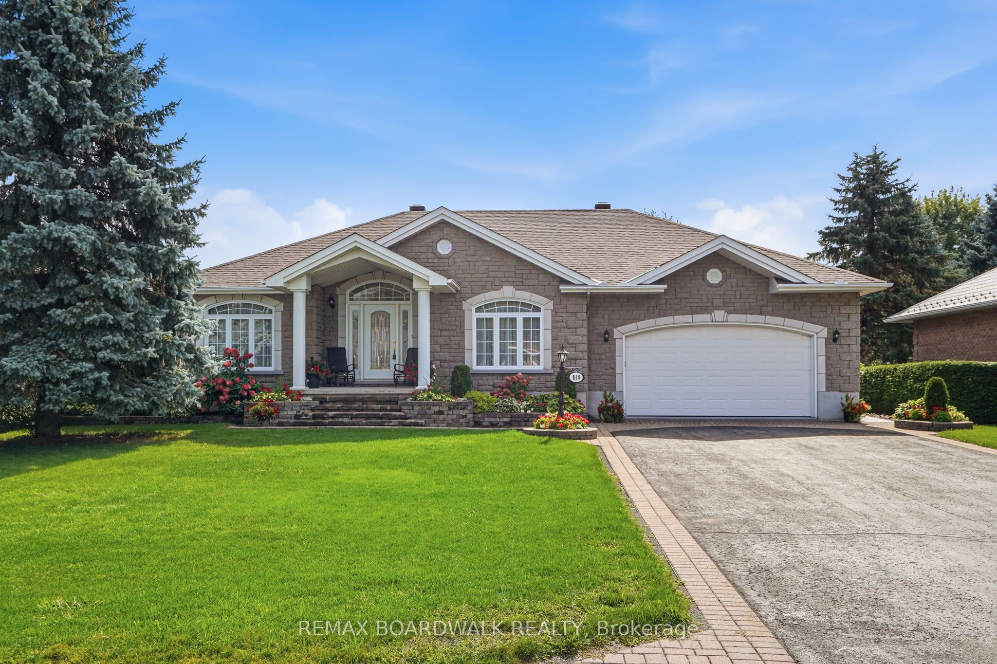 819 Laval Street Property Photo 1
