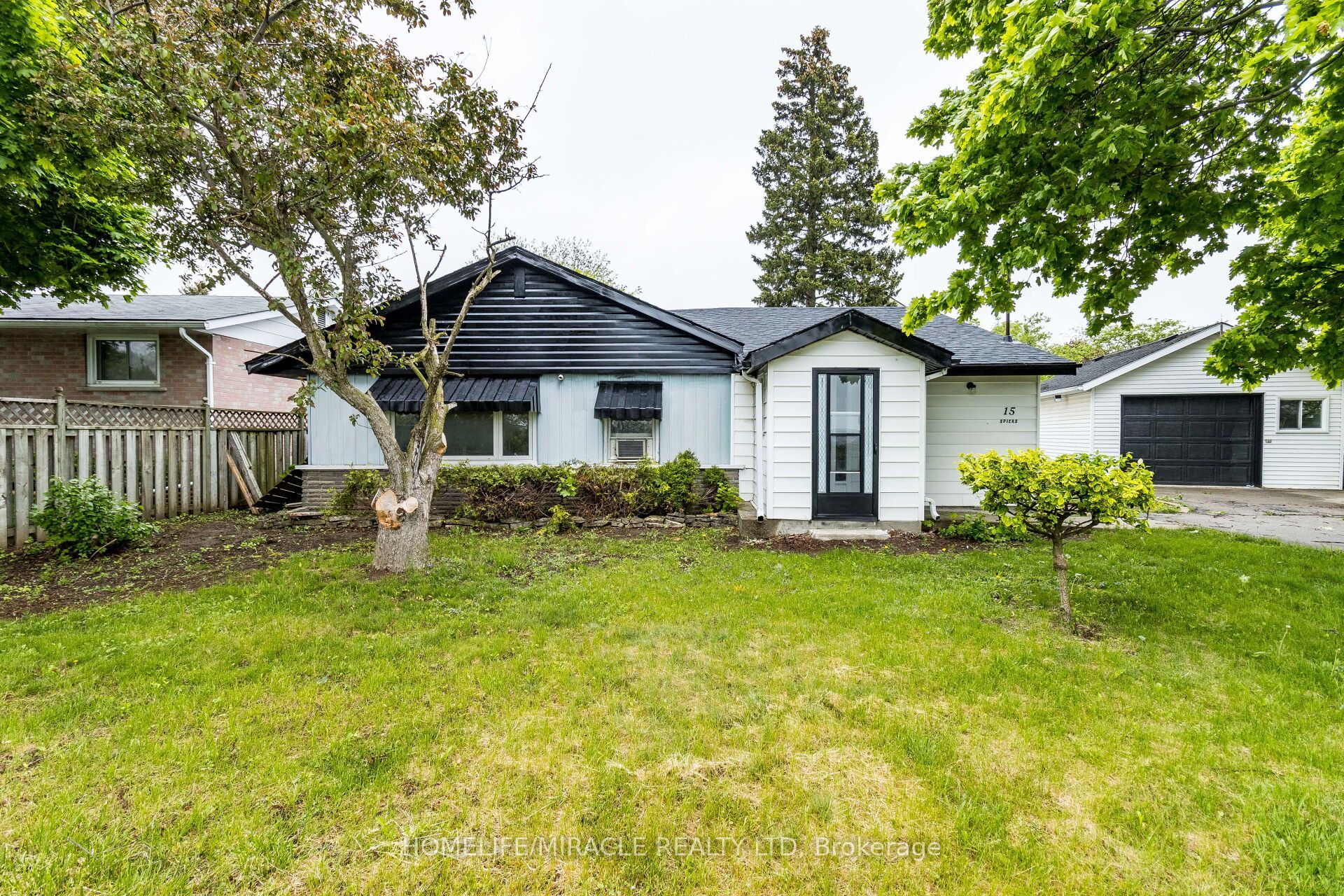 15 Spiers Crescent