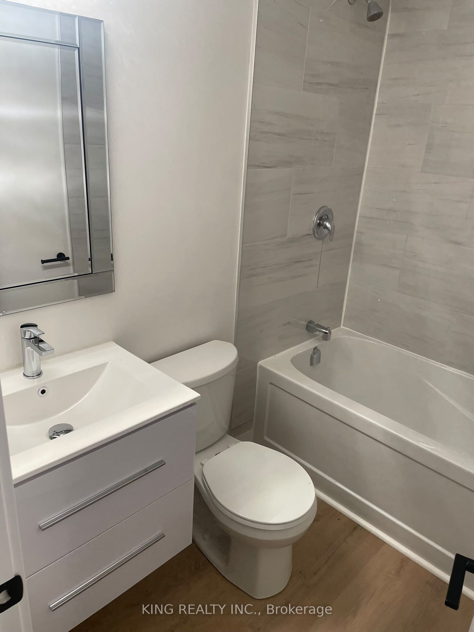 894 Adelaide Street N 102 Property Photo 3