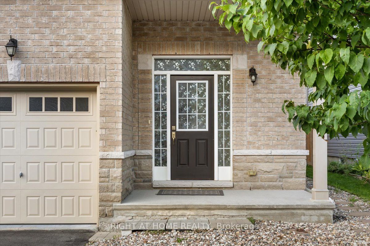 605 Silver Spruce Way Property Photo 3