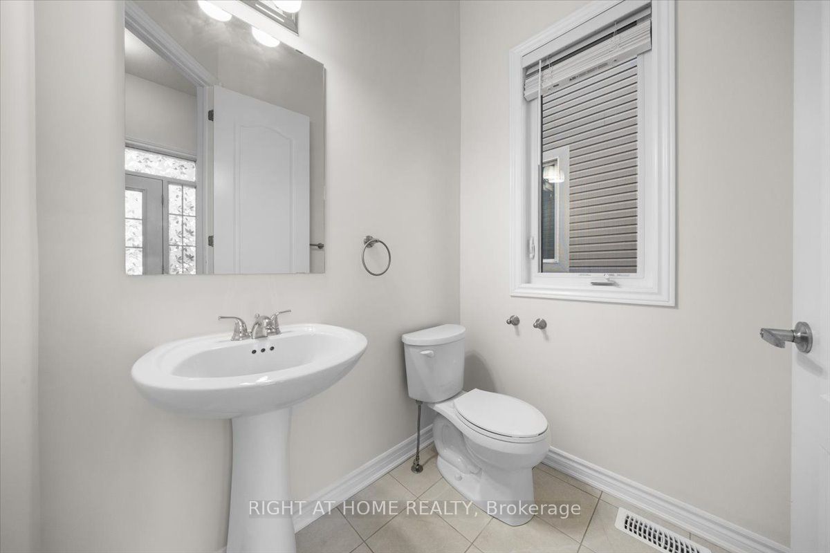 605 Silver Spruce Way Property Photo 5