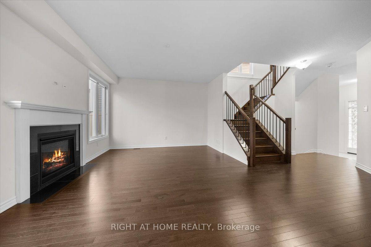 605 Silver Spruce Way Property Photo 6