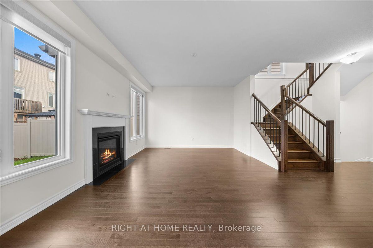 605 Silver Spruce Way Property Photo 7