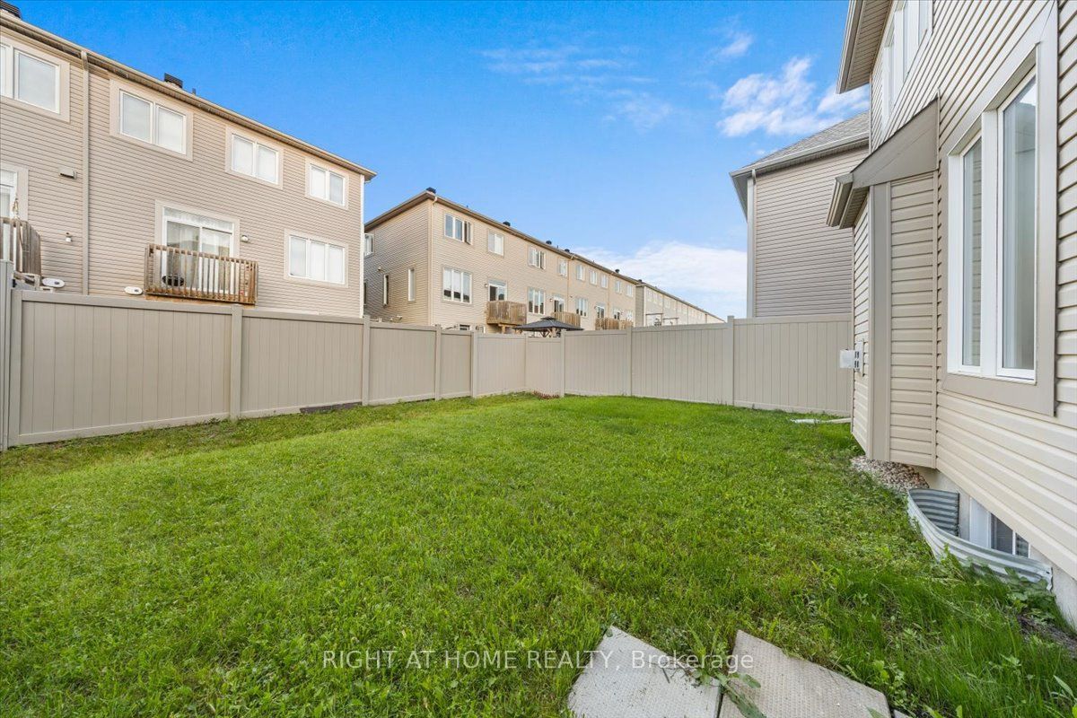 605 Silver Spruce Way Property Photo 32