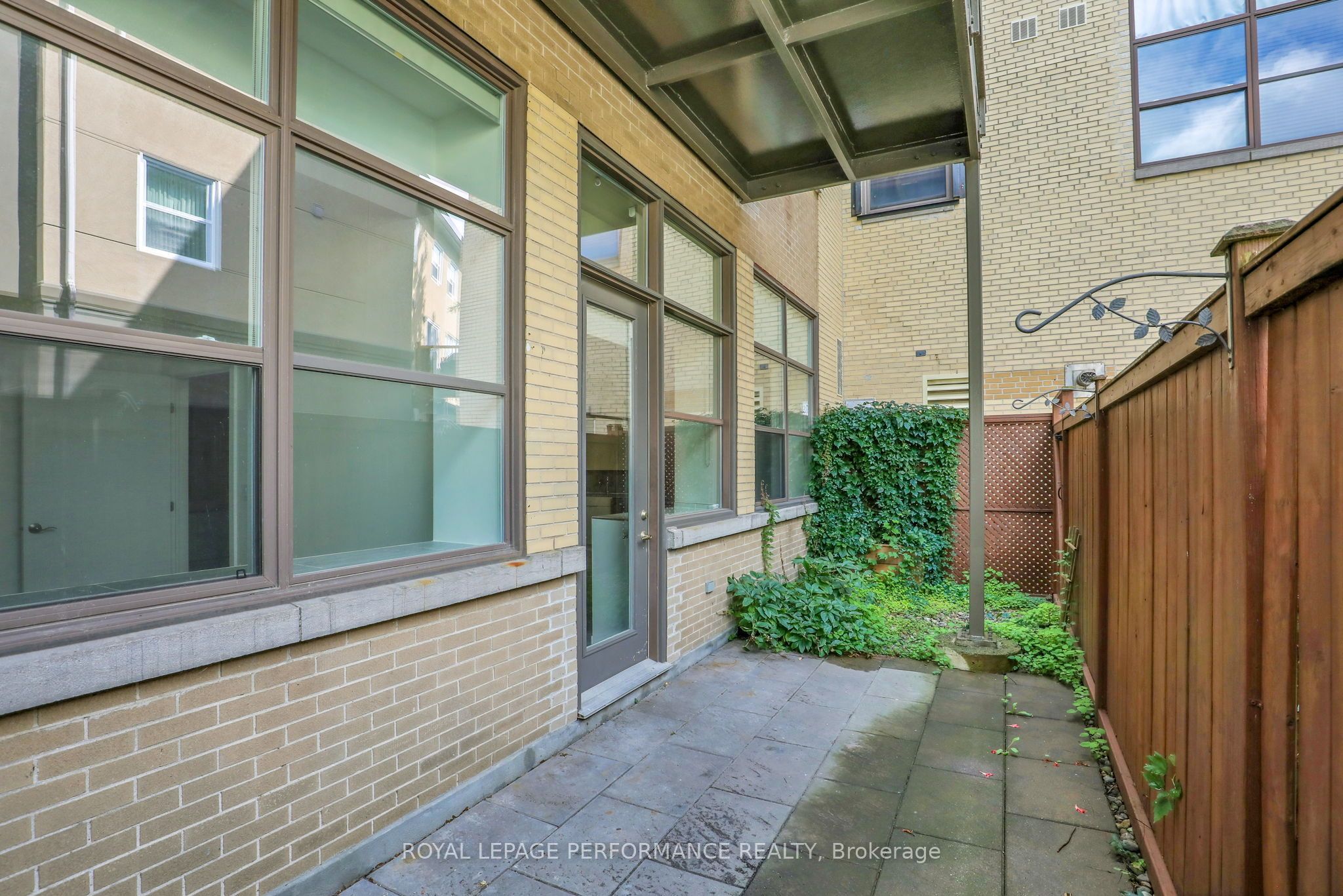 345 St. Denis Street 117 Property Photo 26