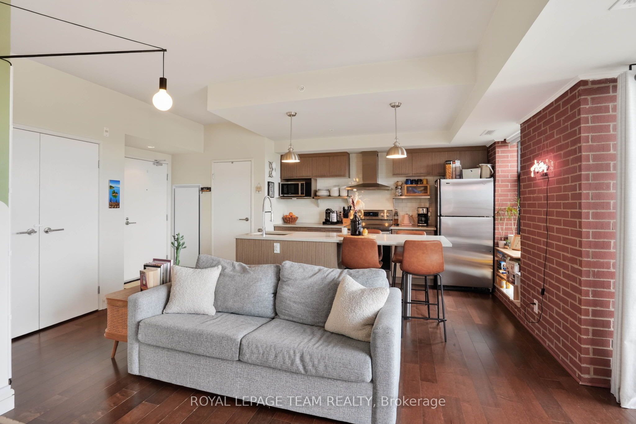 555 Anand Private 808 Property Photo 16