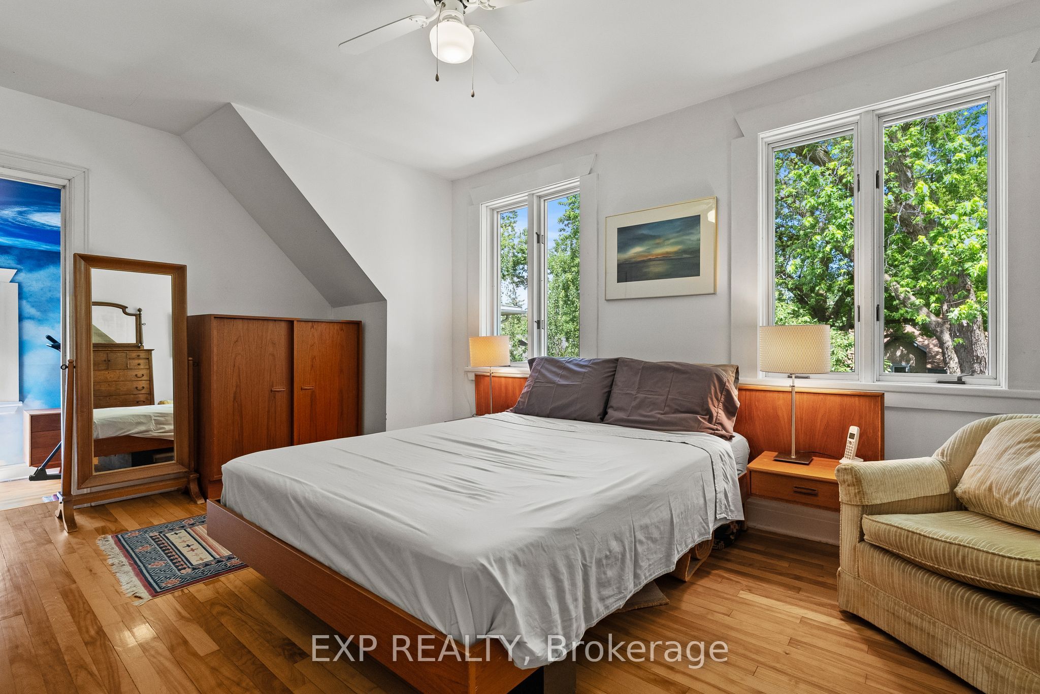 579 Broadview Avenue Property Photo 21