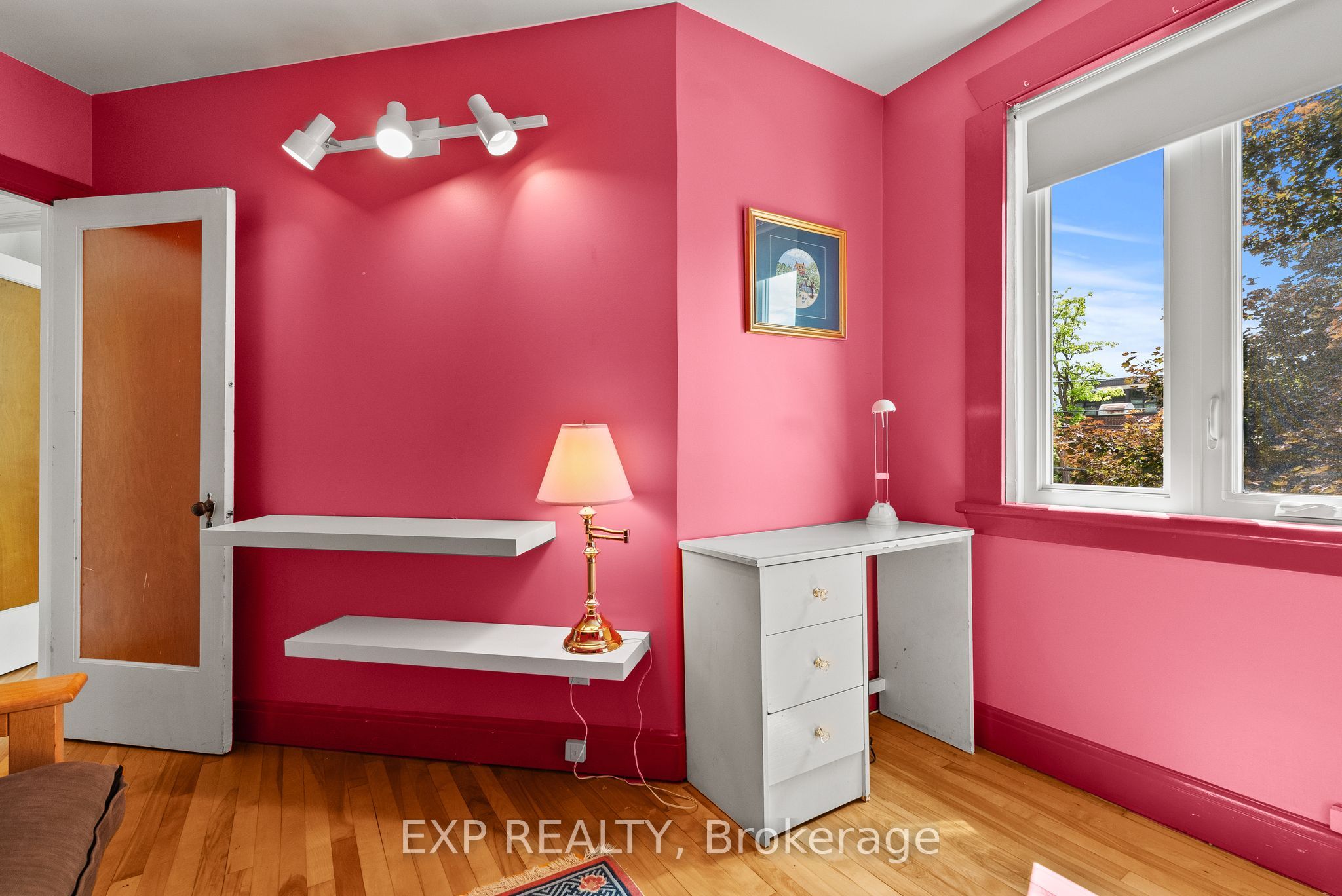 579 Broadview Avenue Property Photo 28