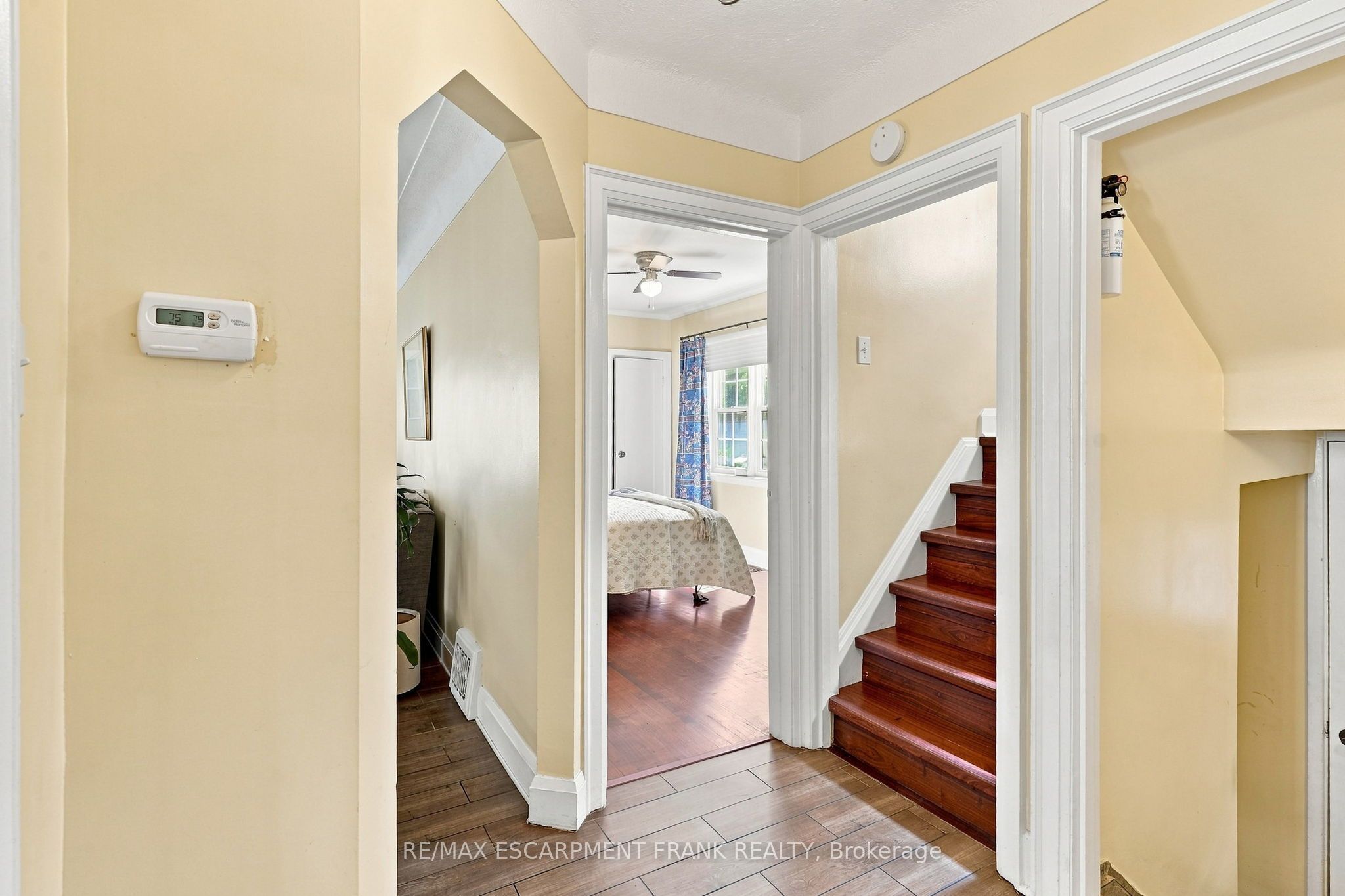 38 Garside Avenue S Property Photo 12