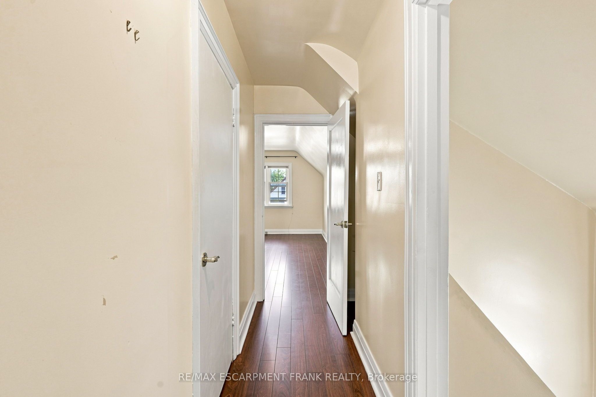 38 Garside Avenue S Property Photo 25