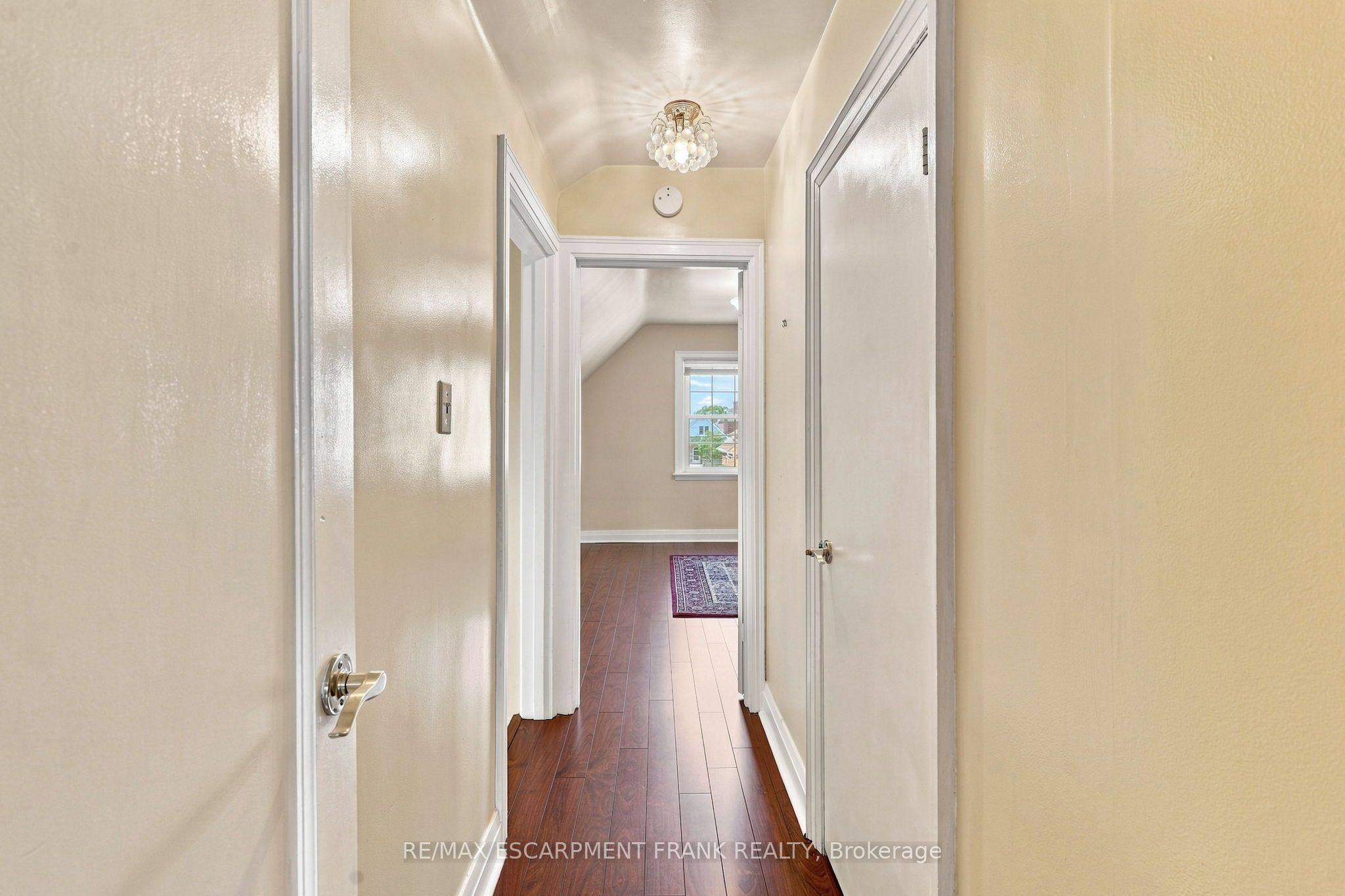 38 Garside Avenue S Property Photo 26