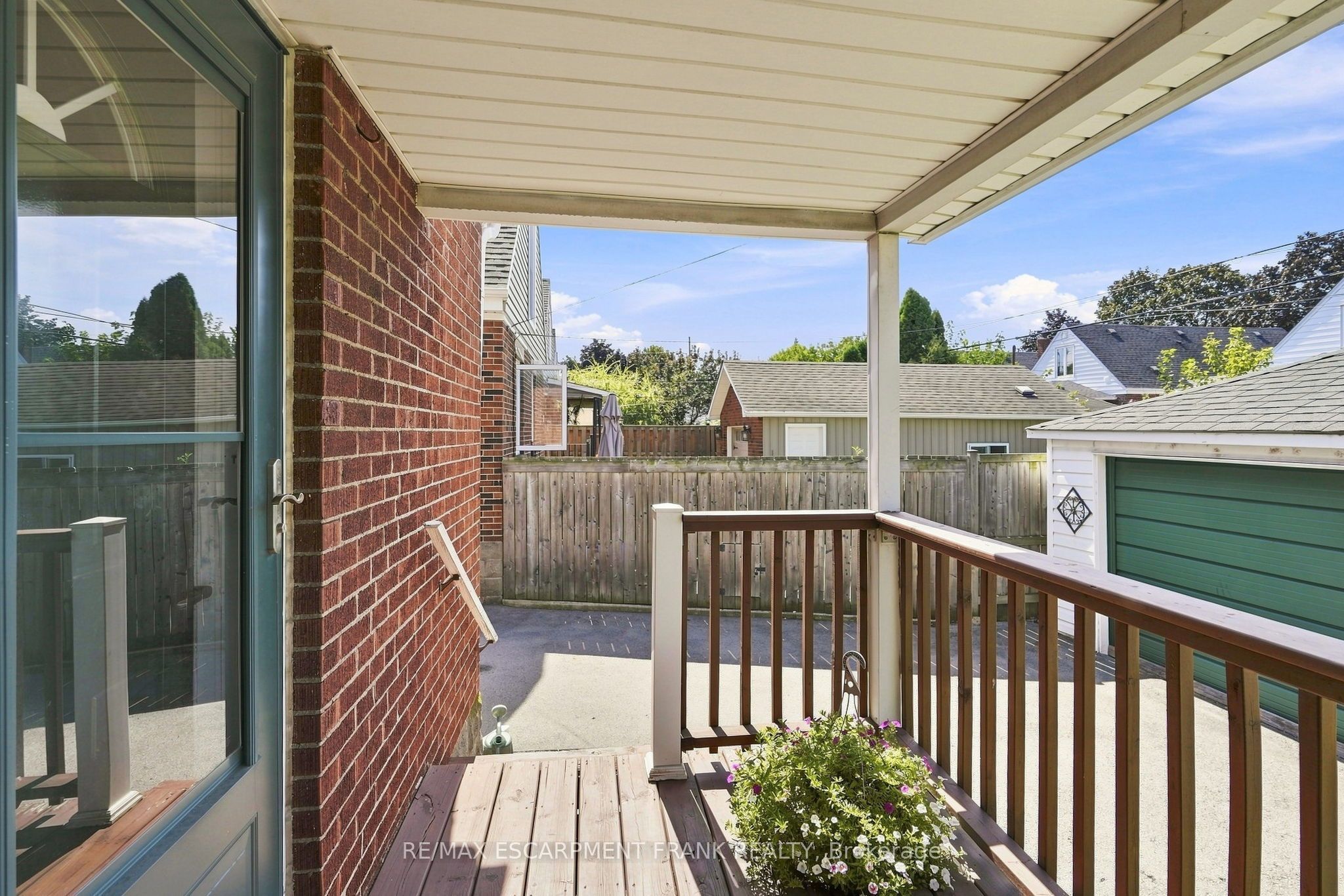 38 Garside Avenue S Property Photo 39
