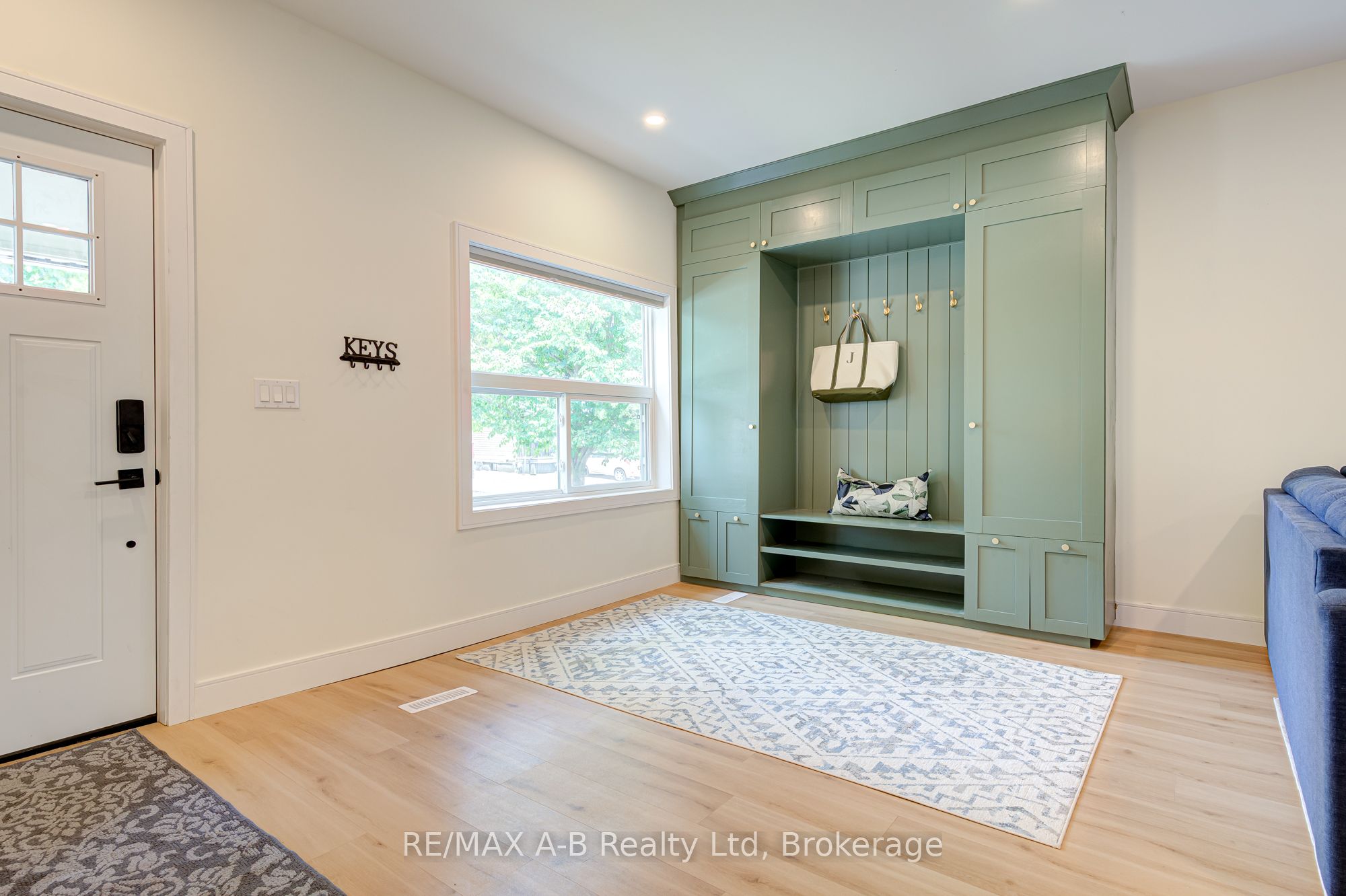 261 Albert Street Property Photo 8