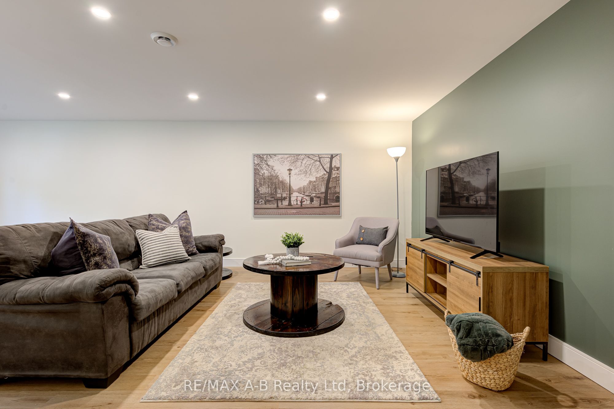 261 Albert Street Property Photo 42