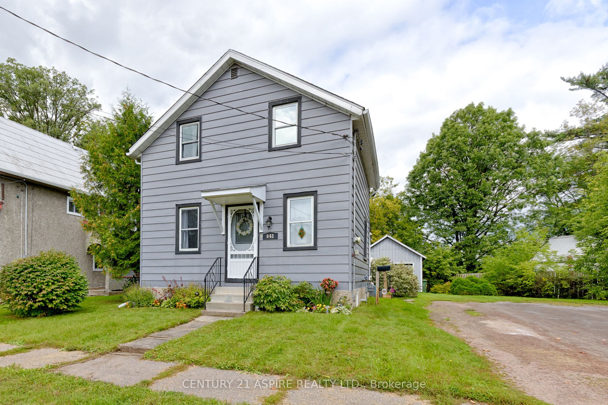 648 Moffat Street Property Photo 1