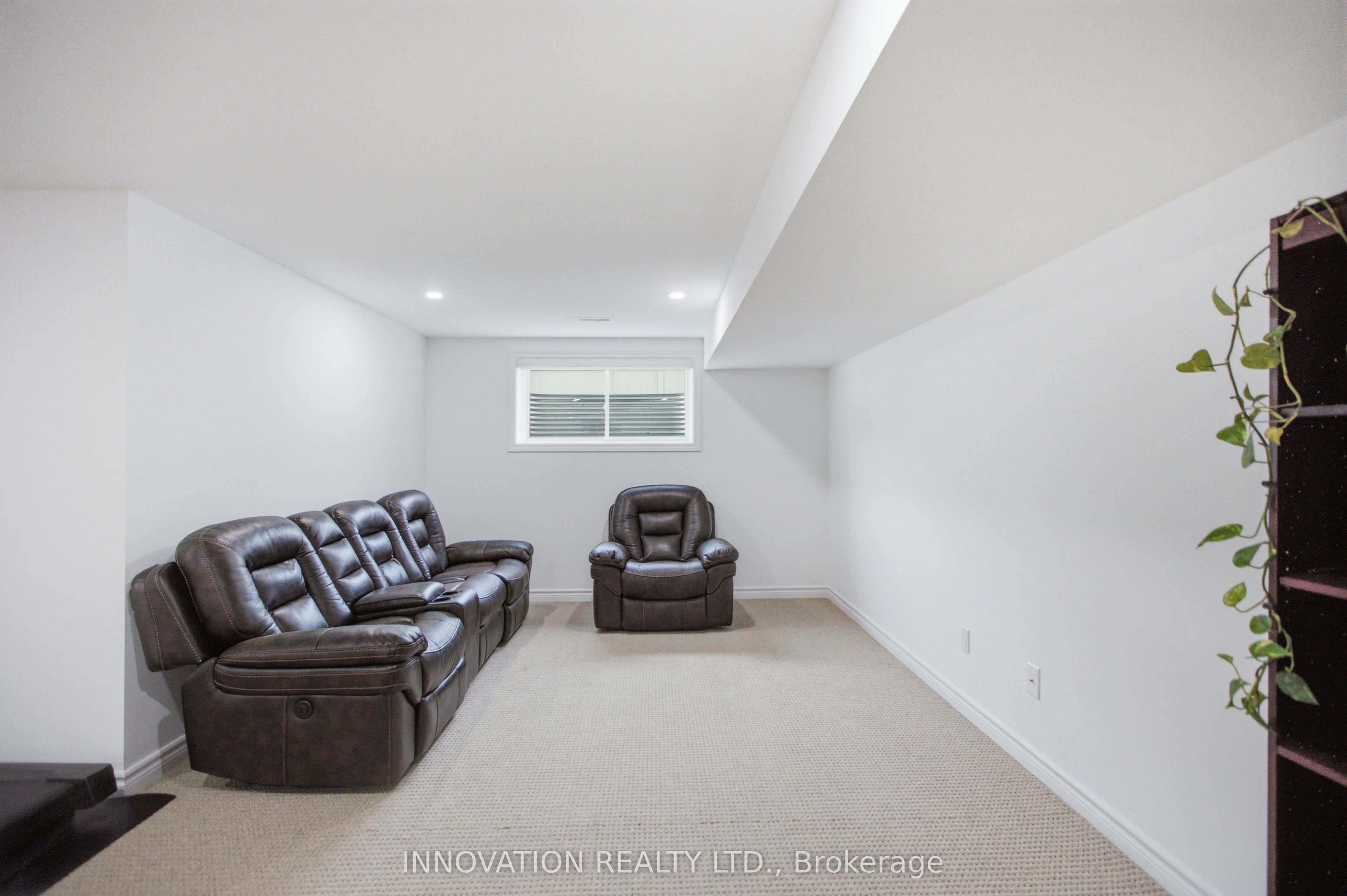 39 Hermes Avenue Property Photo 29