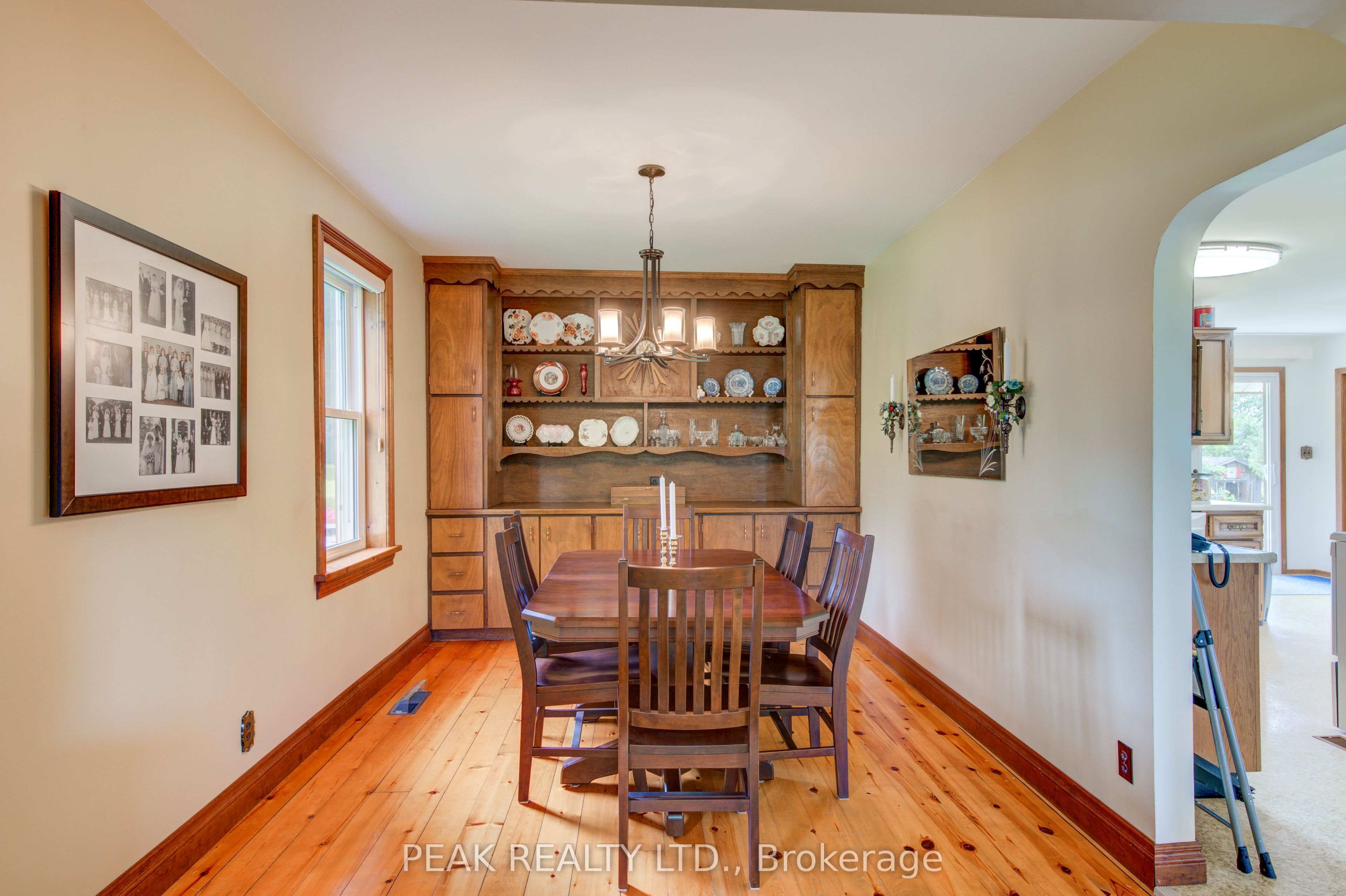 5465 King Street Property Photo 13