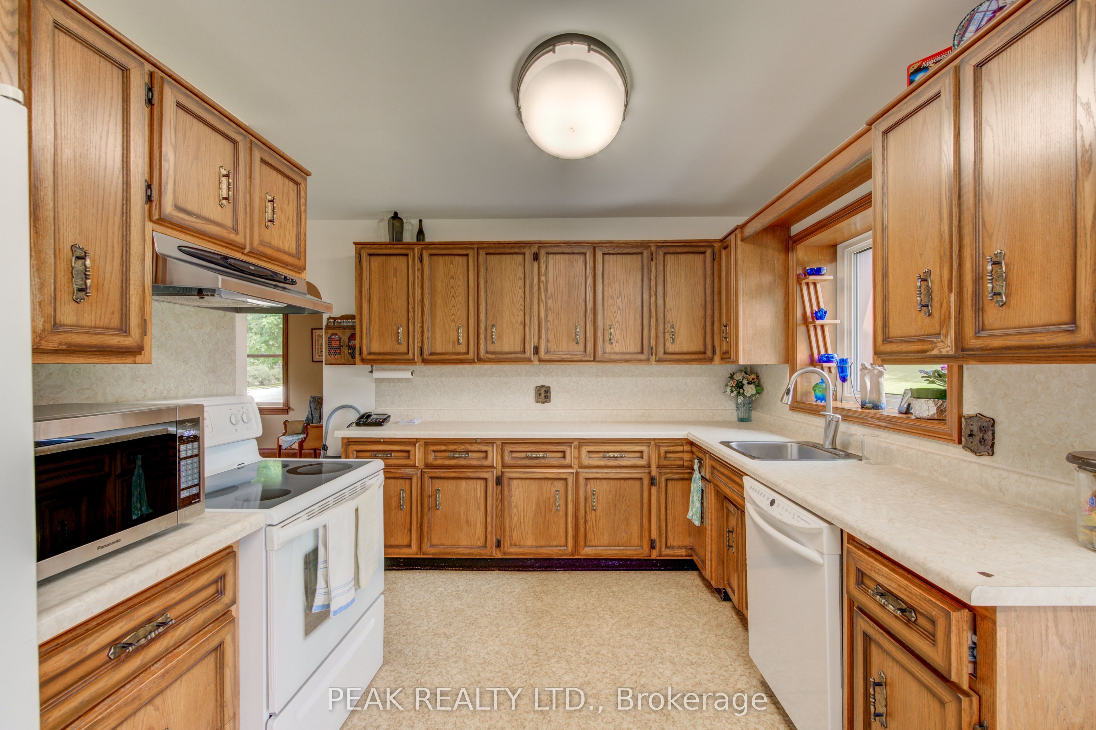 5465 King Street Property Photo 17
