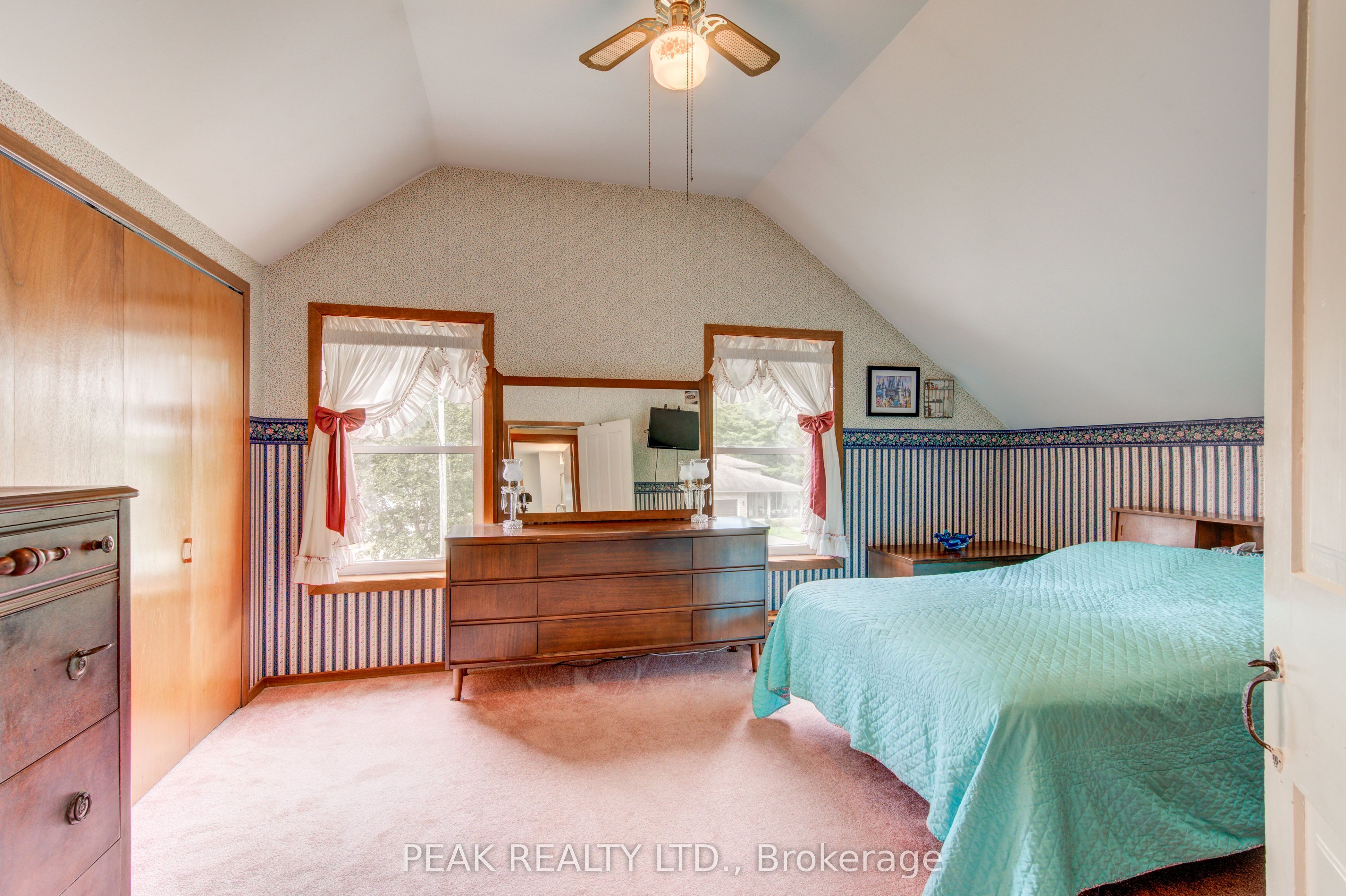 5465 King Street Property Photo 28