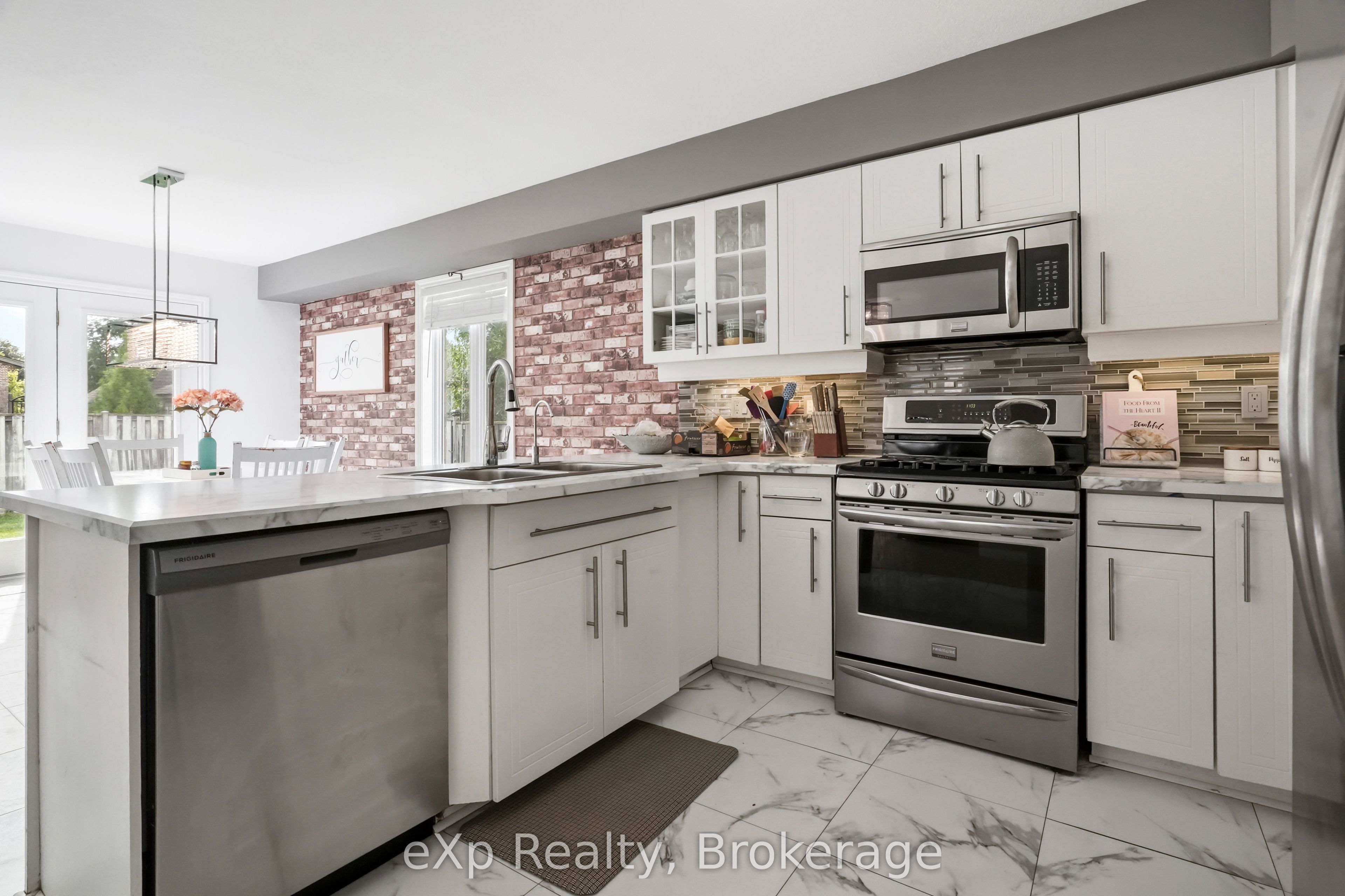 29 Maple Street Property Photo 7