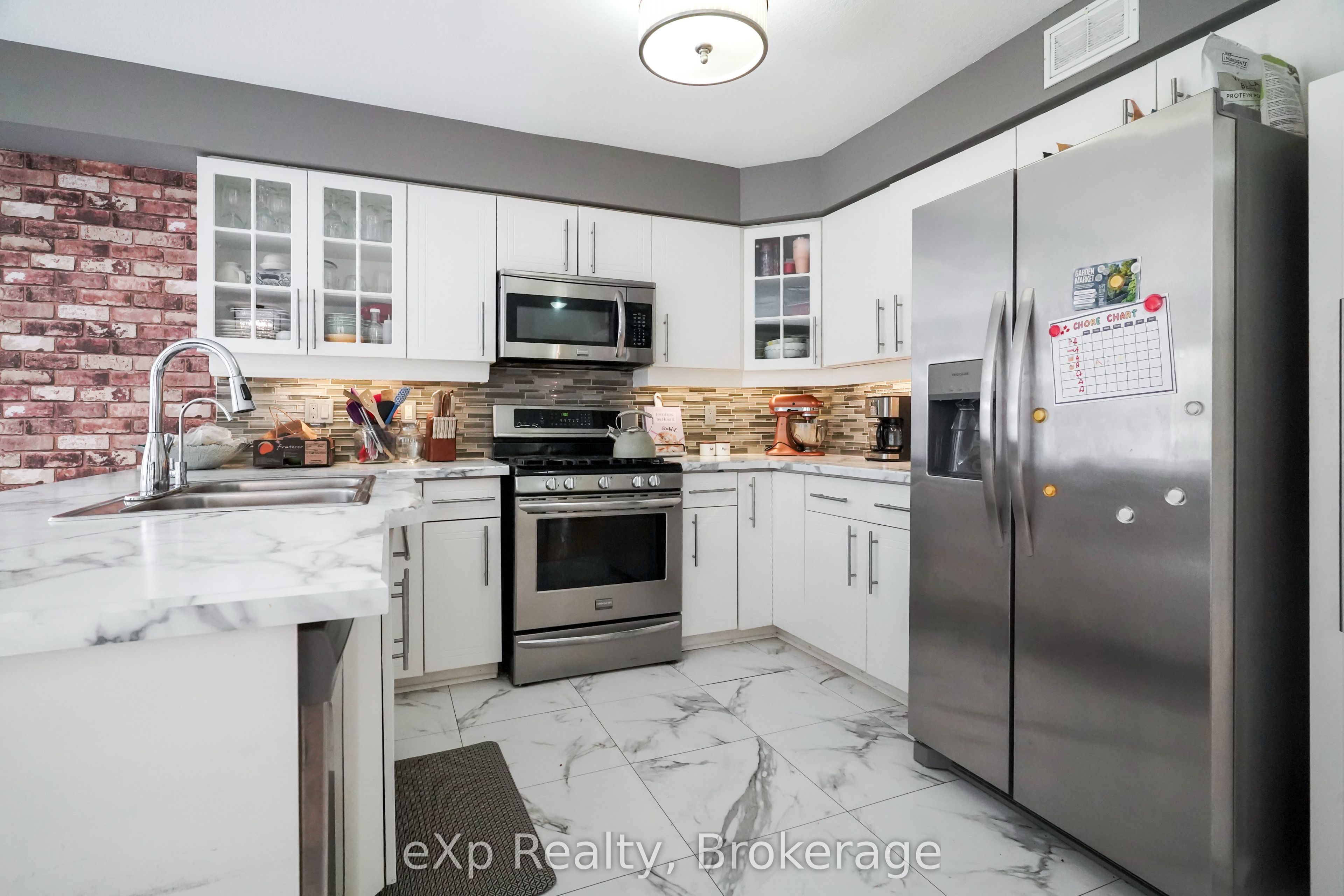 29 Maple Street Property Photo 8