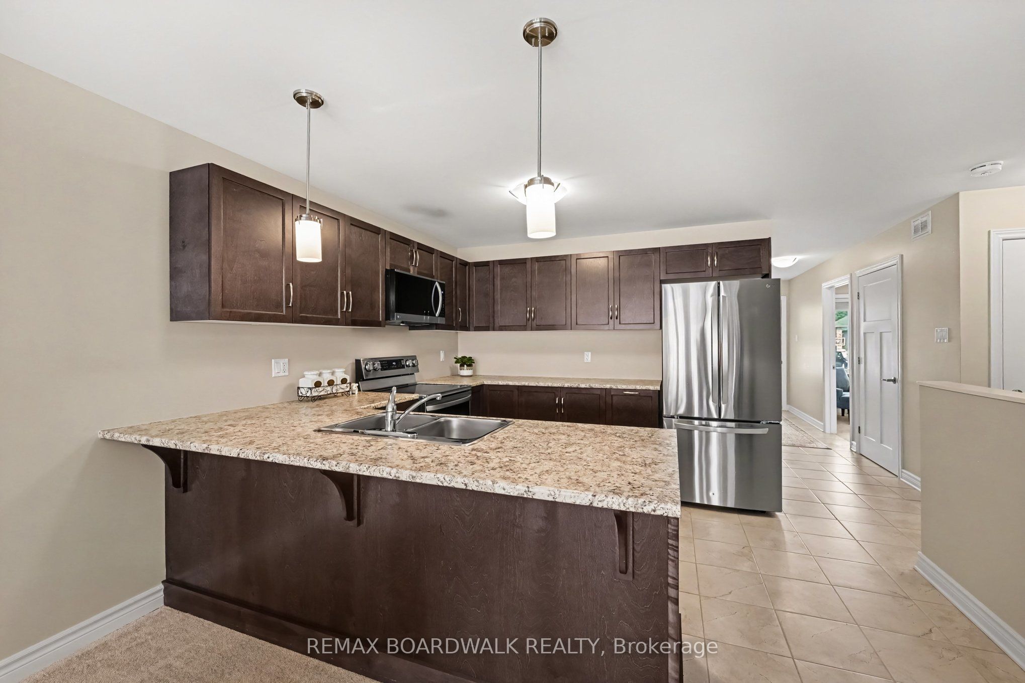 100 Seabert Drive Property Photo 4
