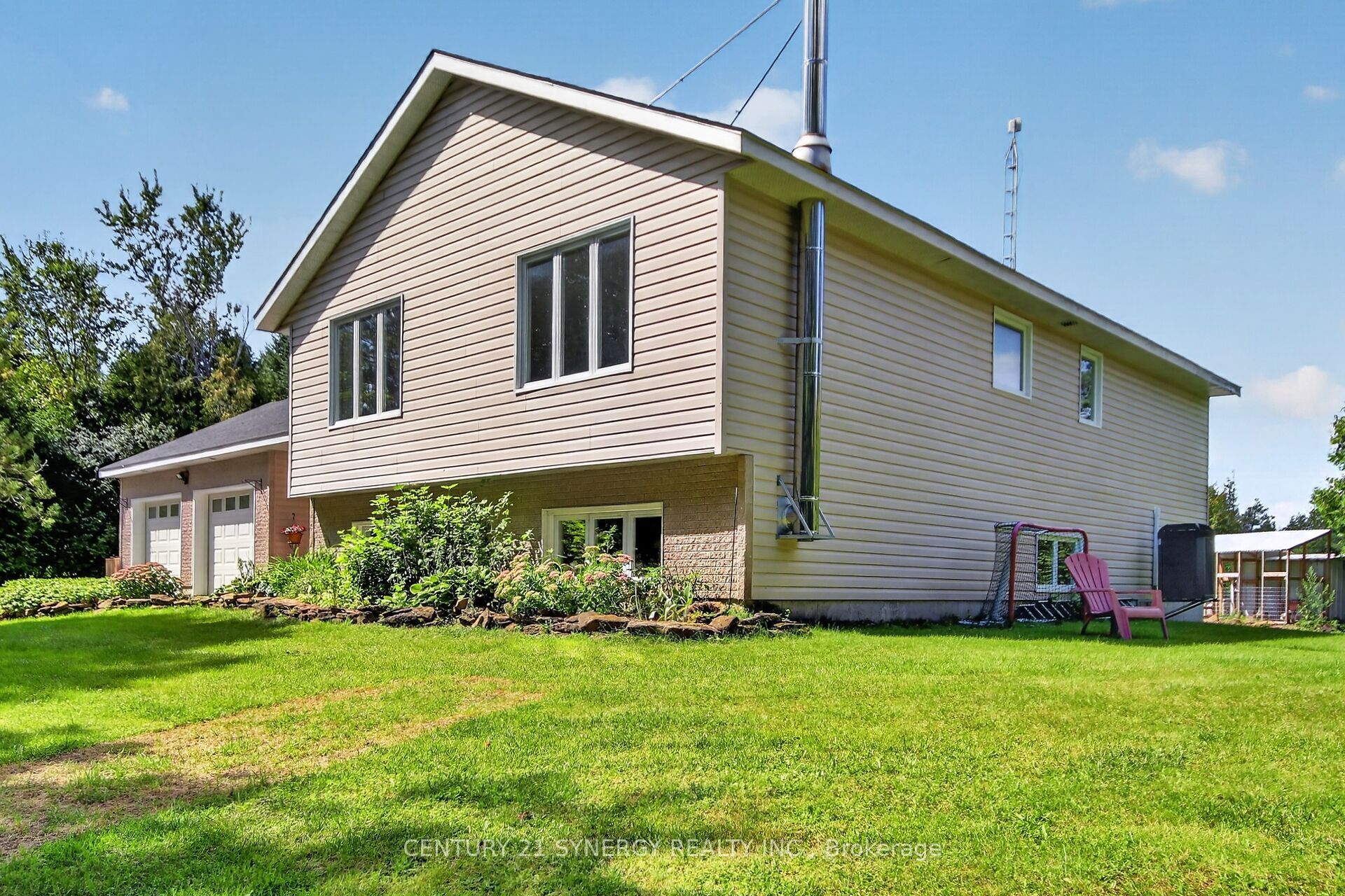 496 William Campbell Road Property Photo 2