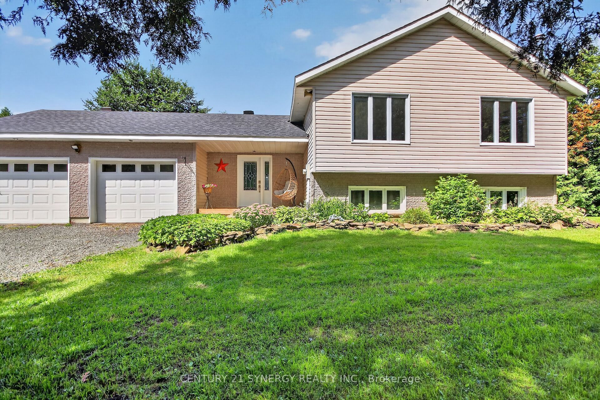 496 William Campbell Road Property Photo 3