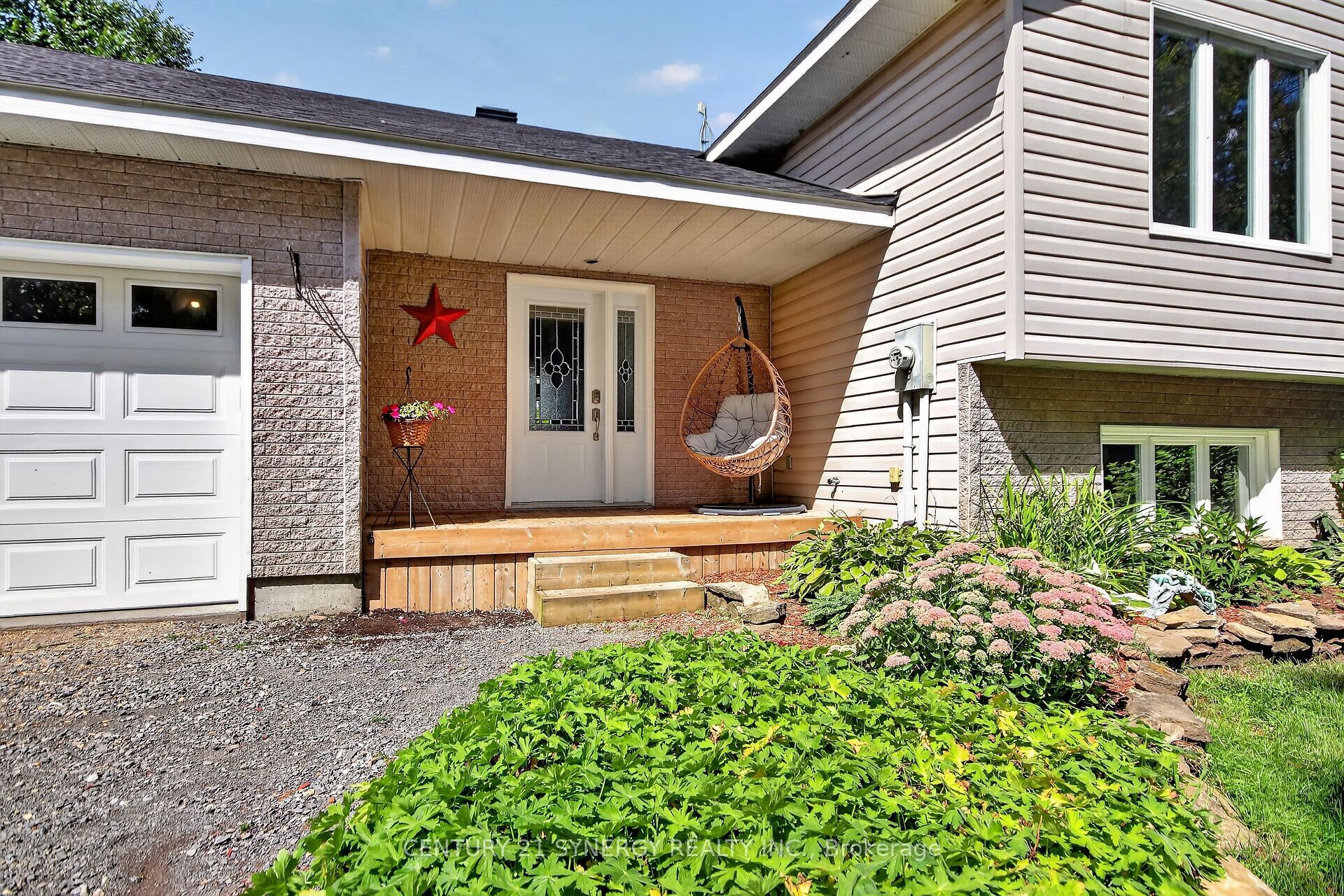 496 William Campbell Road Property Photo 4