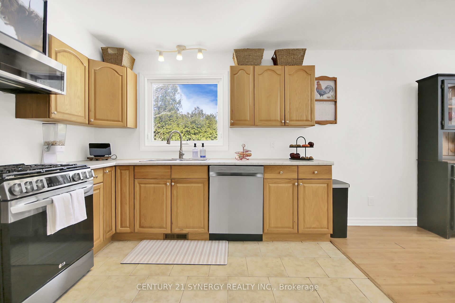 496 William Campbell Road Property Photo 10