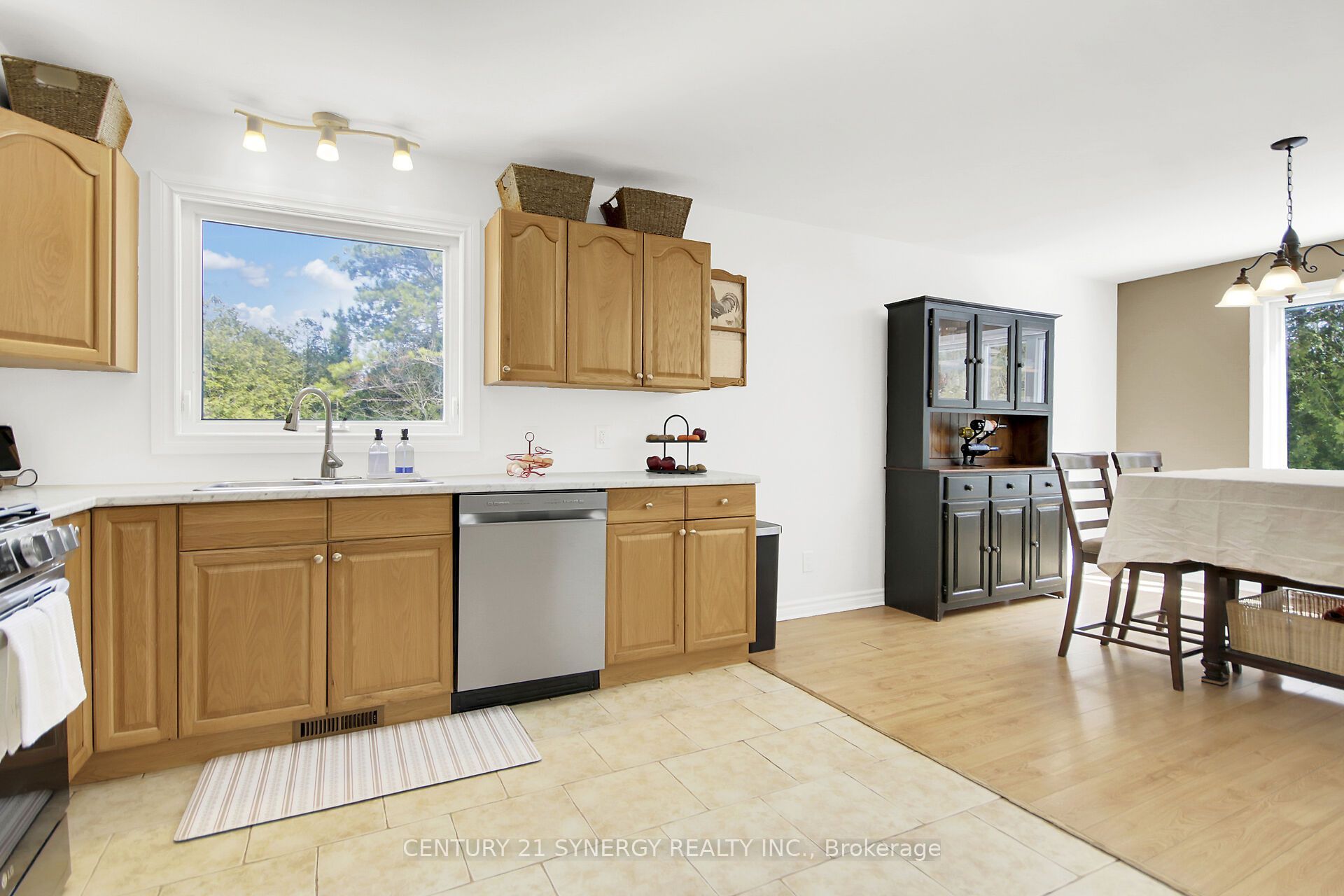 496 William Campbell Road Property Photo 14